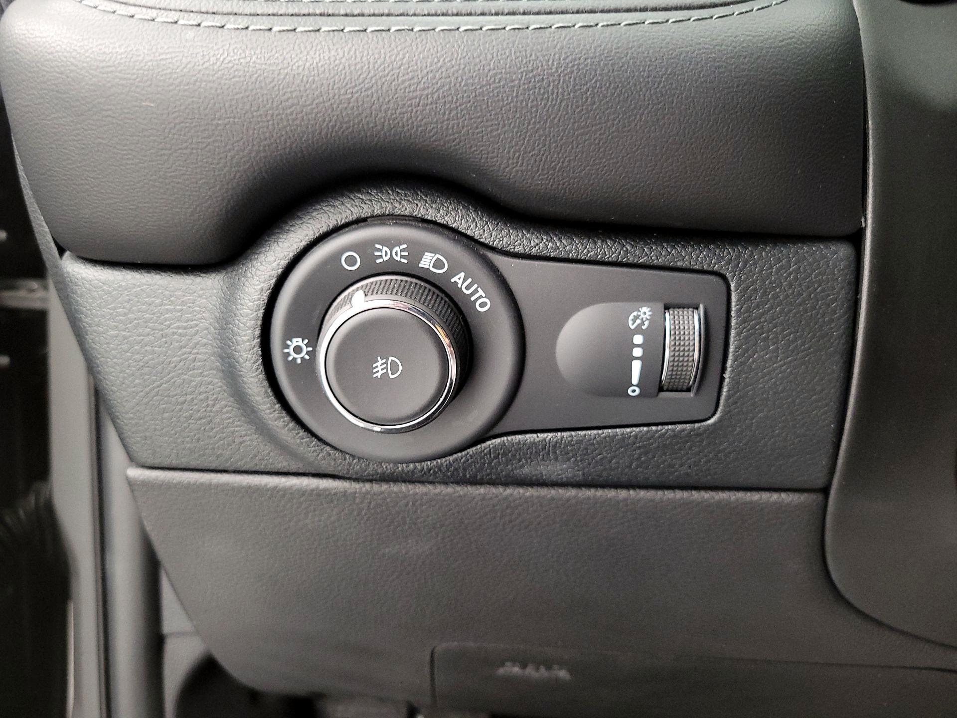 Thumbnail: 2022 Dodge Durango - 13