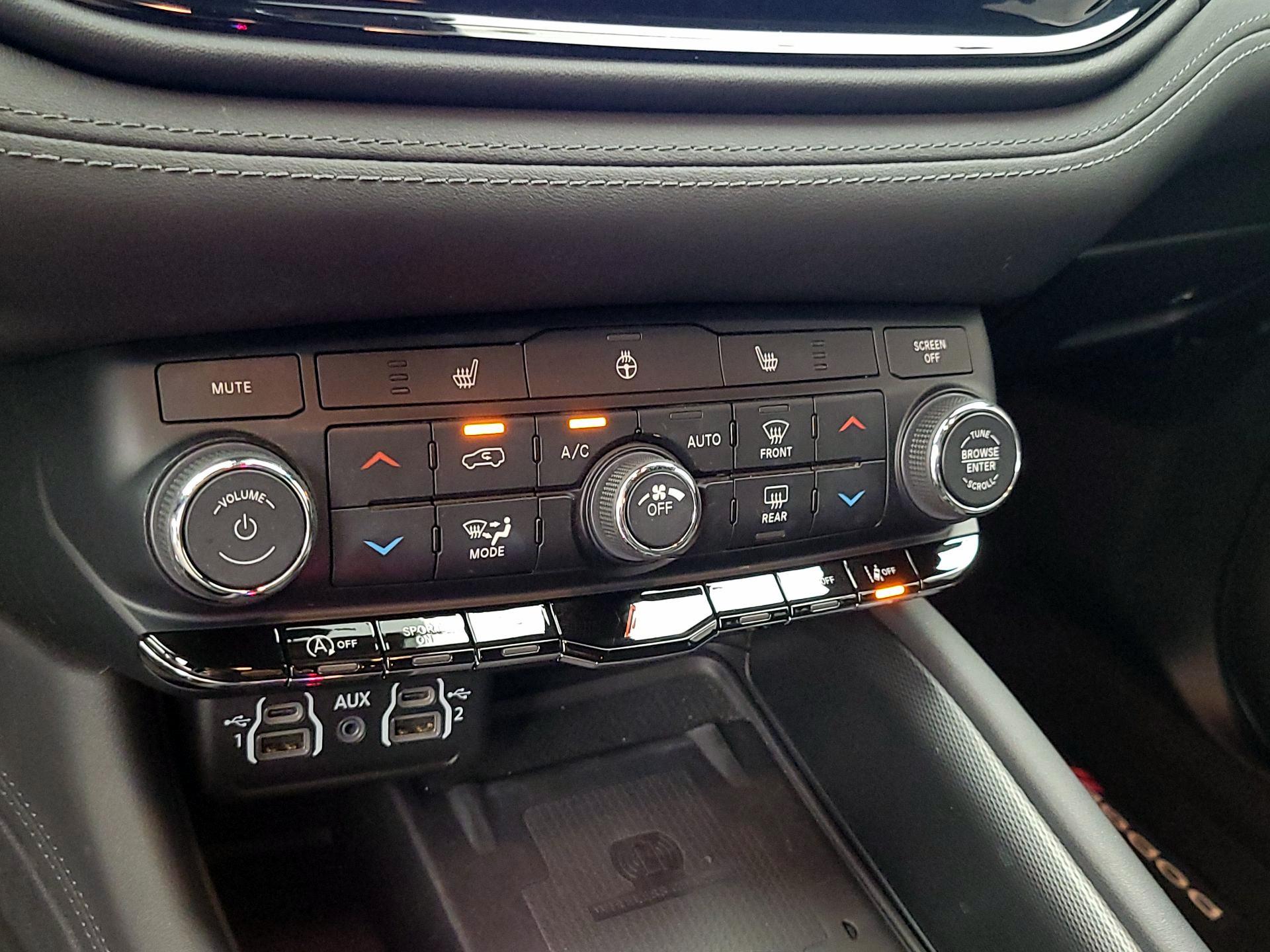 Thumbnail: 2022 Dodge Durango - 17