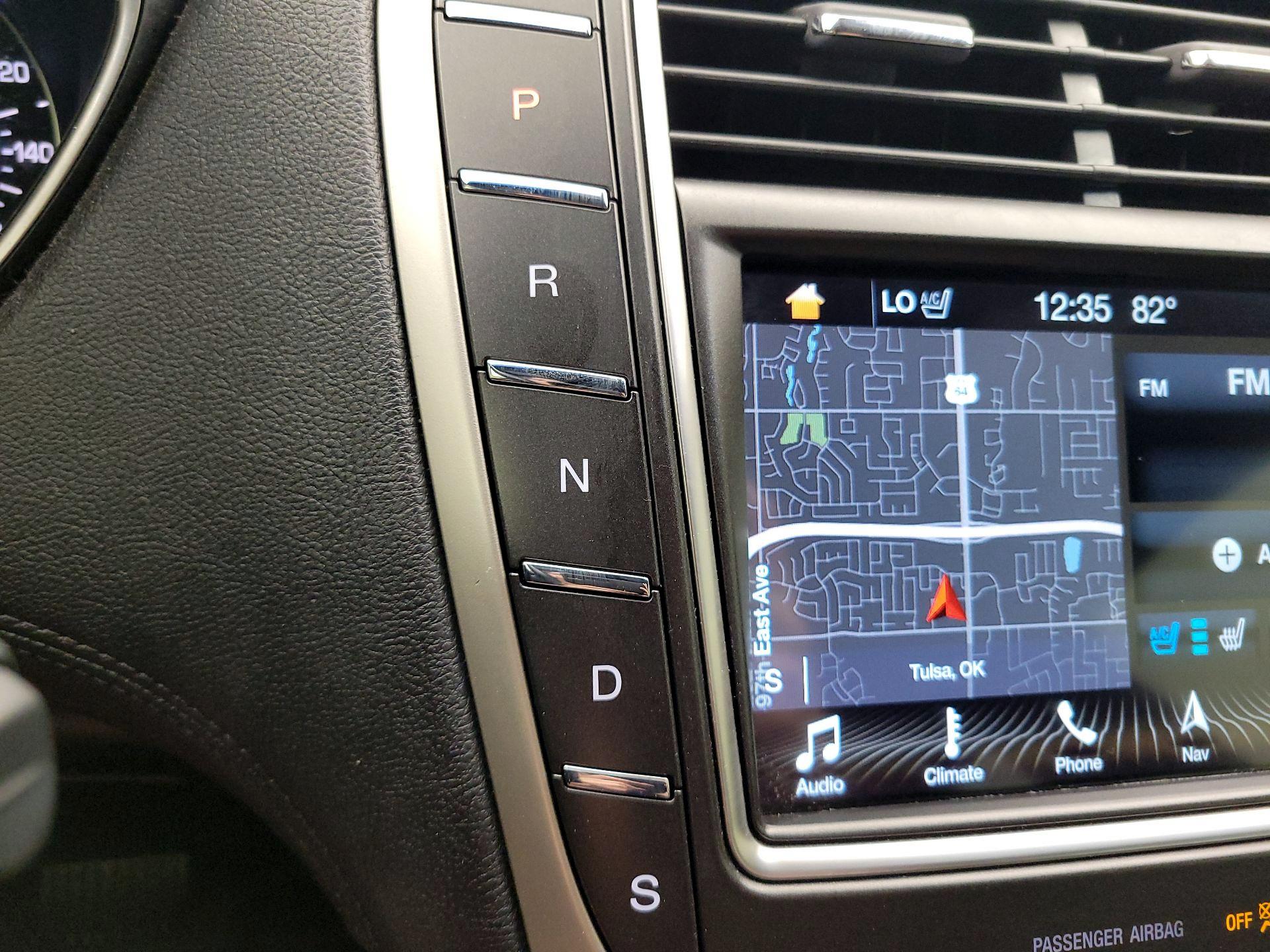 Thumbnail: 2017 Lincoln MKX - 18