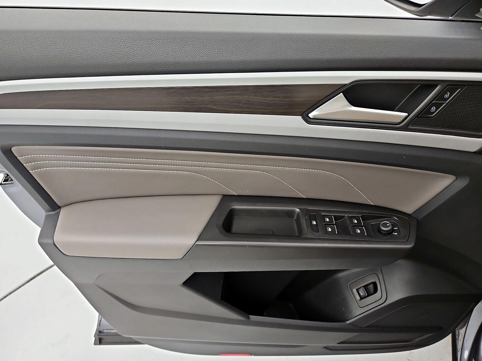Thumbnail: 2022 Volkswagen Atlas - 12