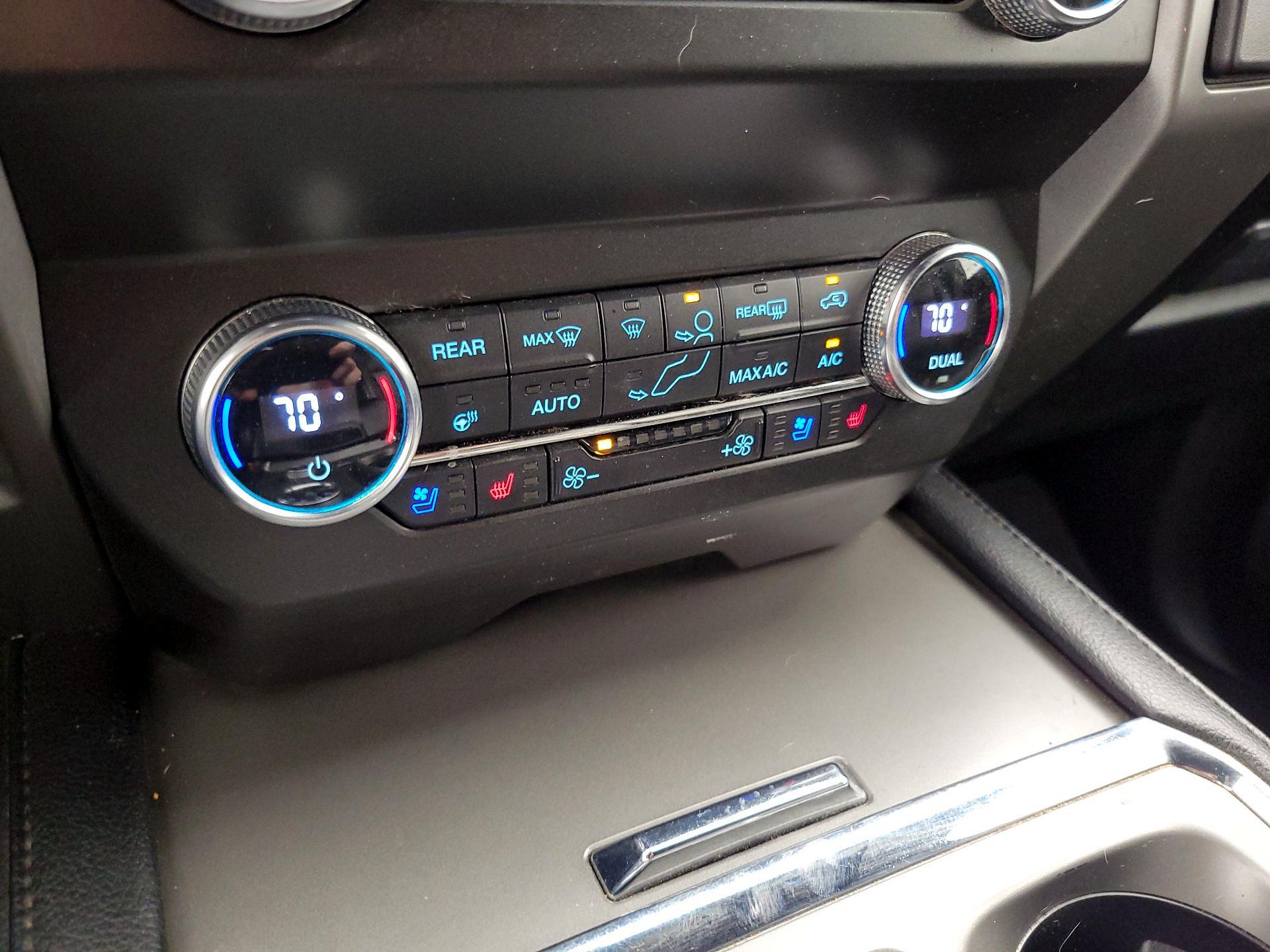 Thumbnail: 2020 Ford Expedition - 17