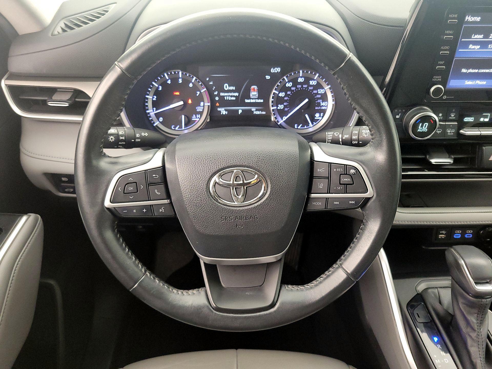 Thumbnail: 2022 Toyota Highlander - 10