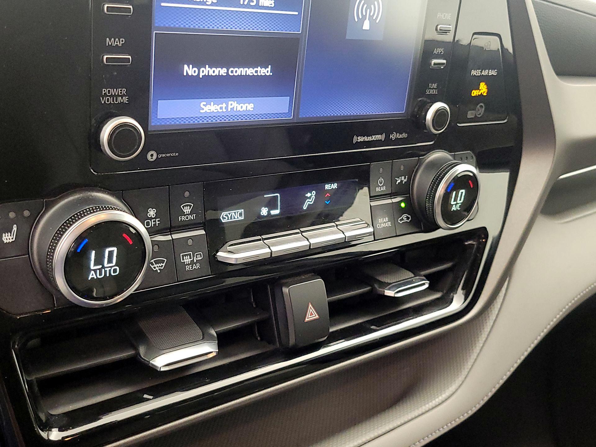 Thumbnail: 2022 Toyota Highlander - 16