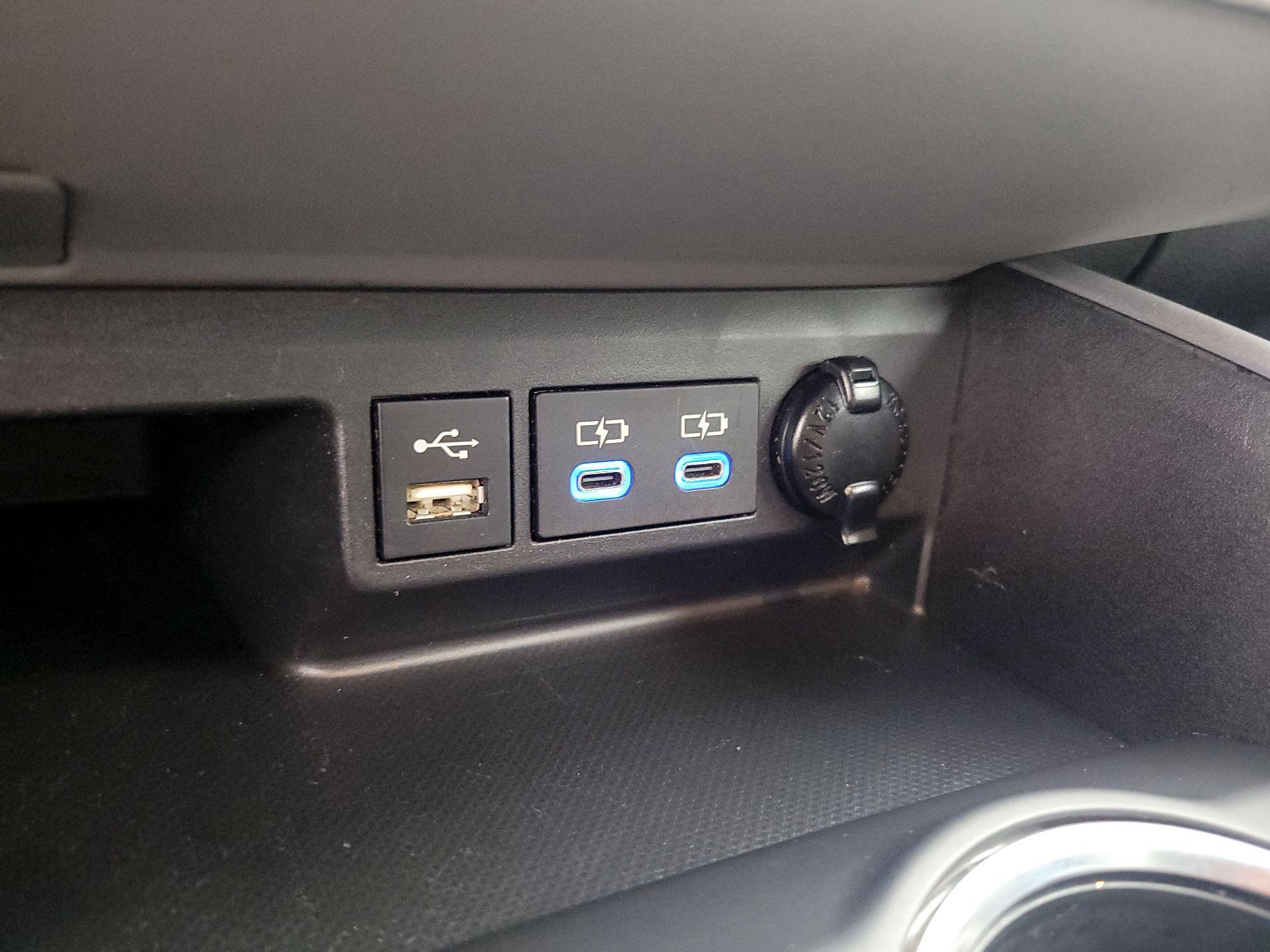 Thumbnail: 2022 Toyota Highlander - 18