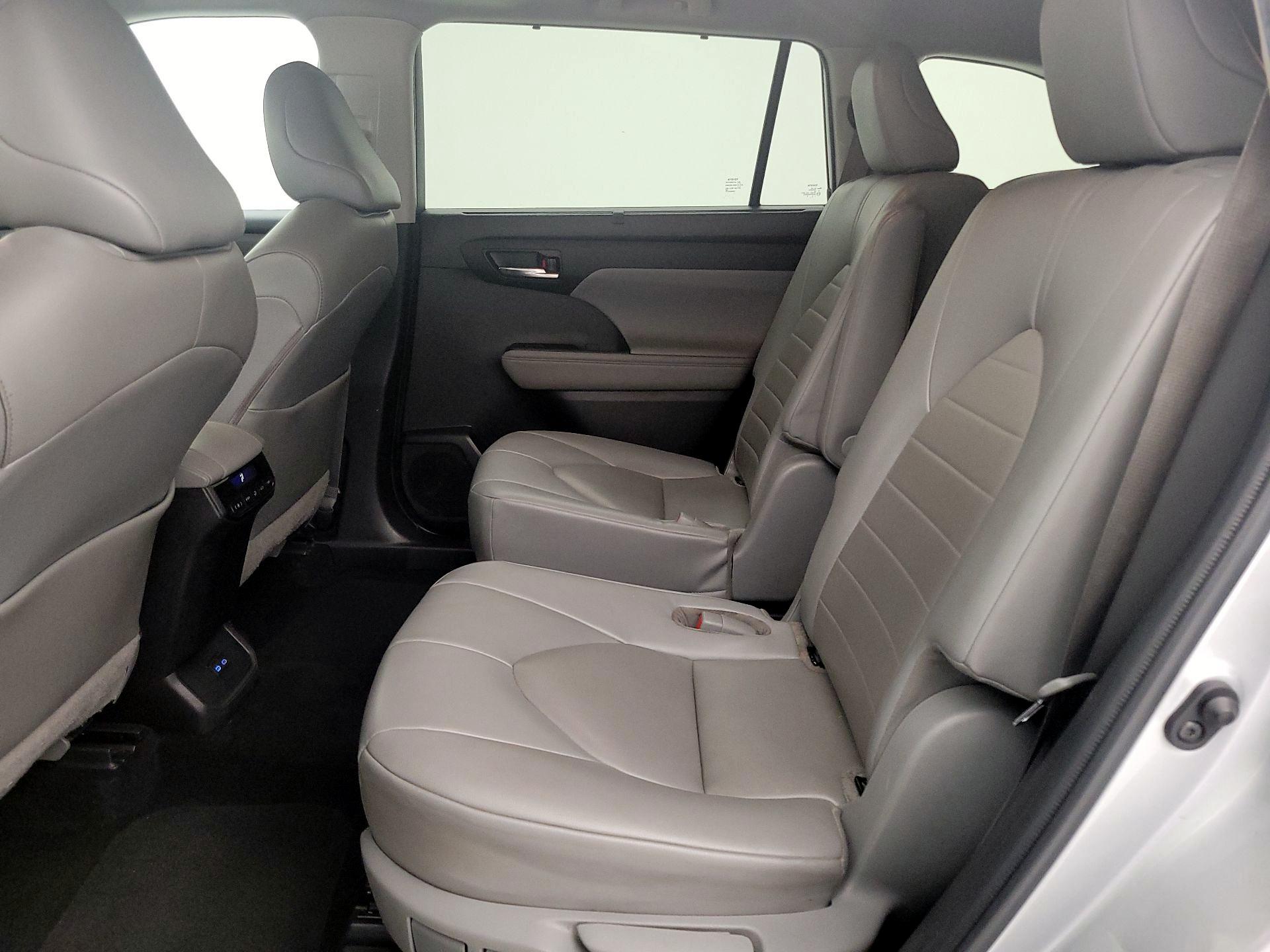 Thumbnail: 2022 Toyota Highlander - 20