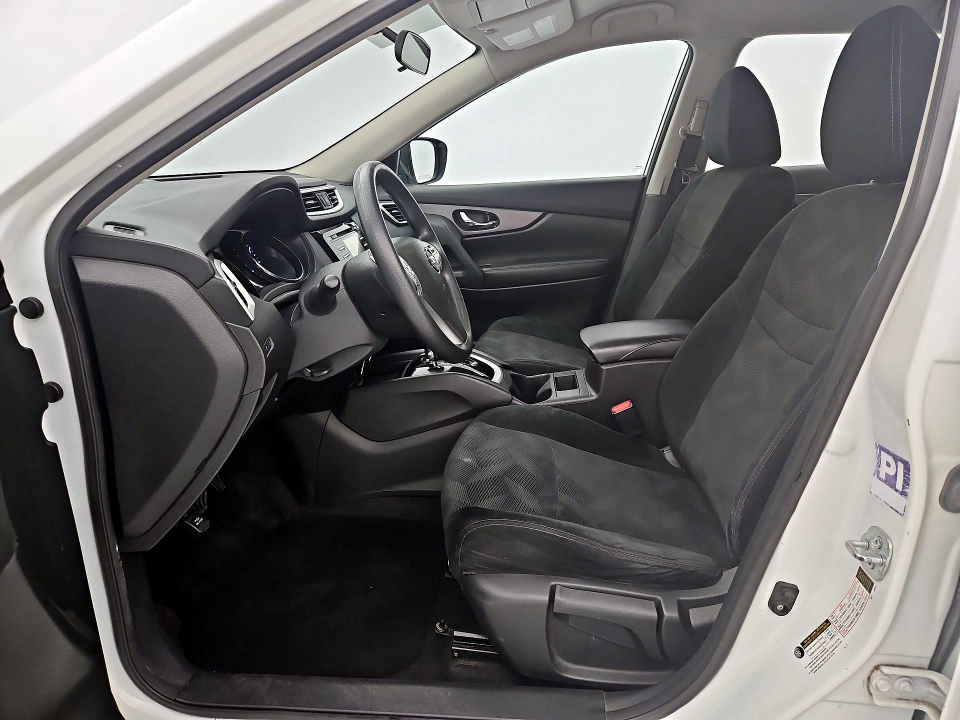 Thumbnail: 2016 Nissan Rogue - 11