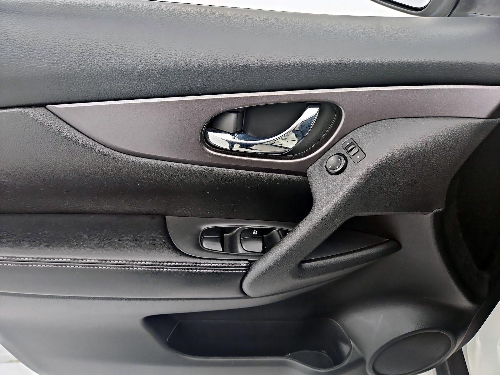 2016 Nissan Rogue S - Photo 13