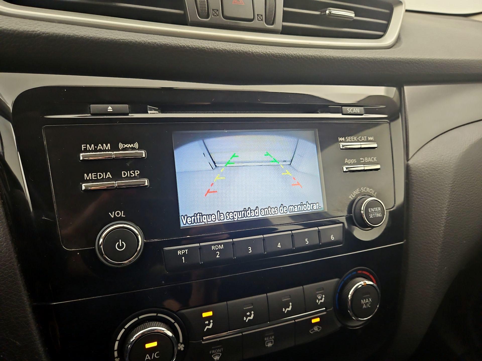Thumbnail: 2016 Nissan Rogue - 14