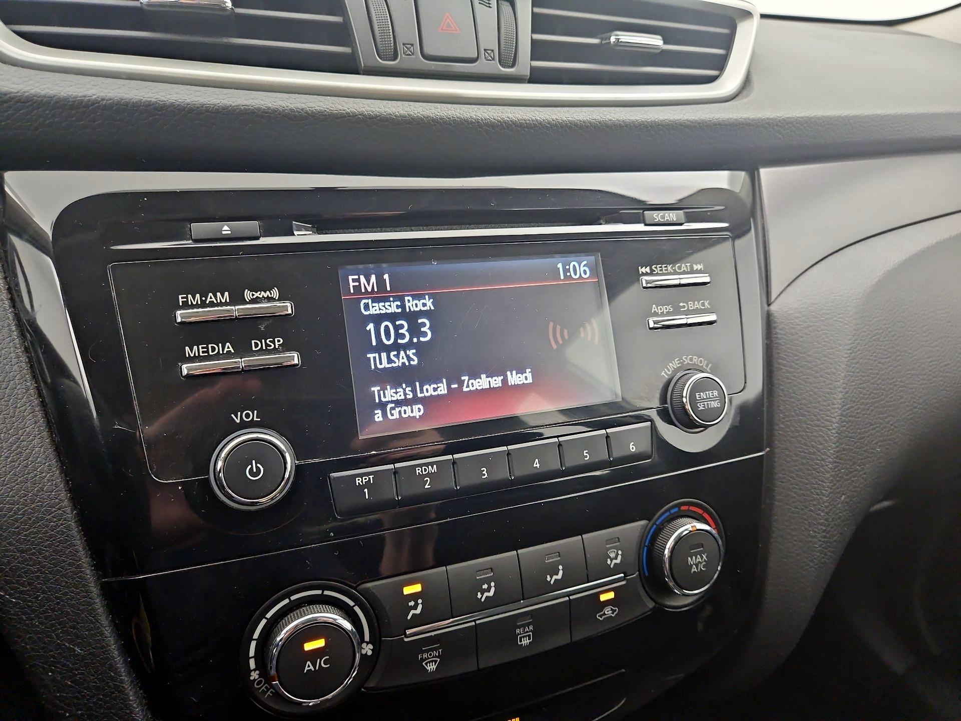 Thumbnail: 2016 Nissan Rogue - 15