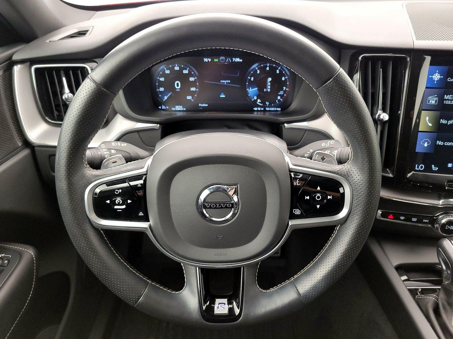 Thumbnail: 2019 Volvo XC60 - 10