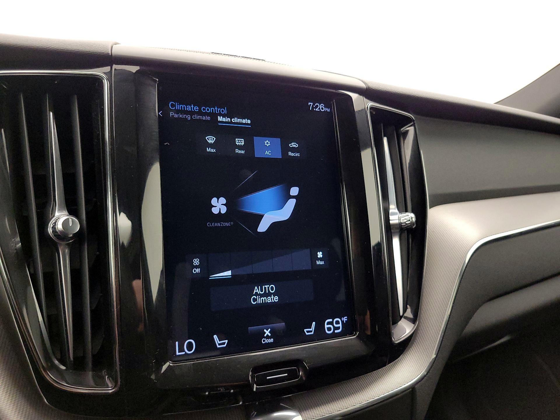 Thumbnail: 2019 Volvo XC60 - 17