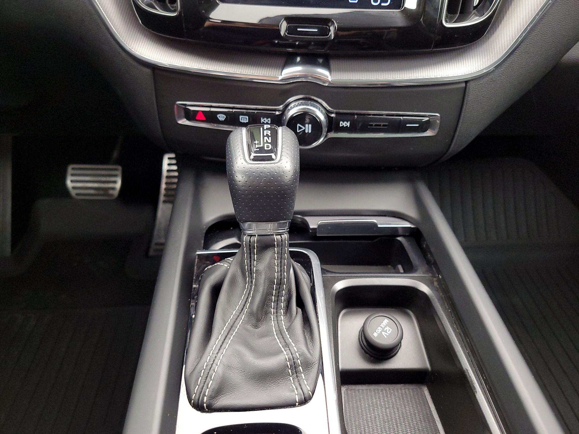 Thumbnail: 2019 Volvo XC60 - 18