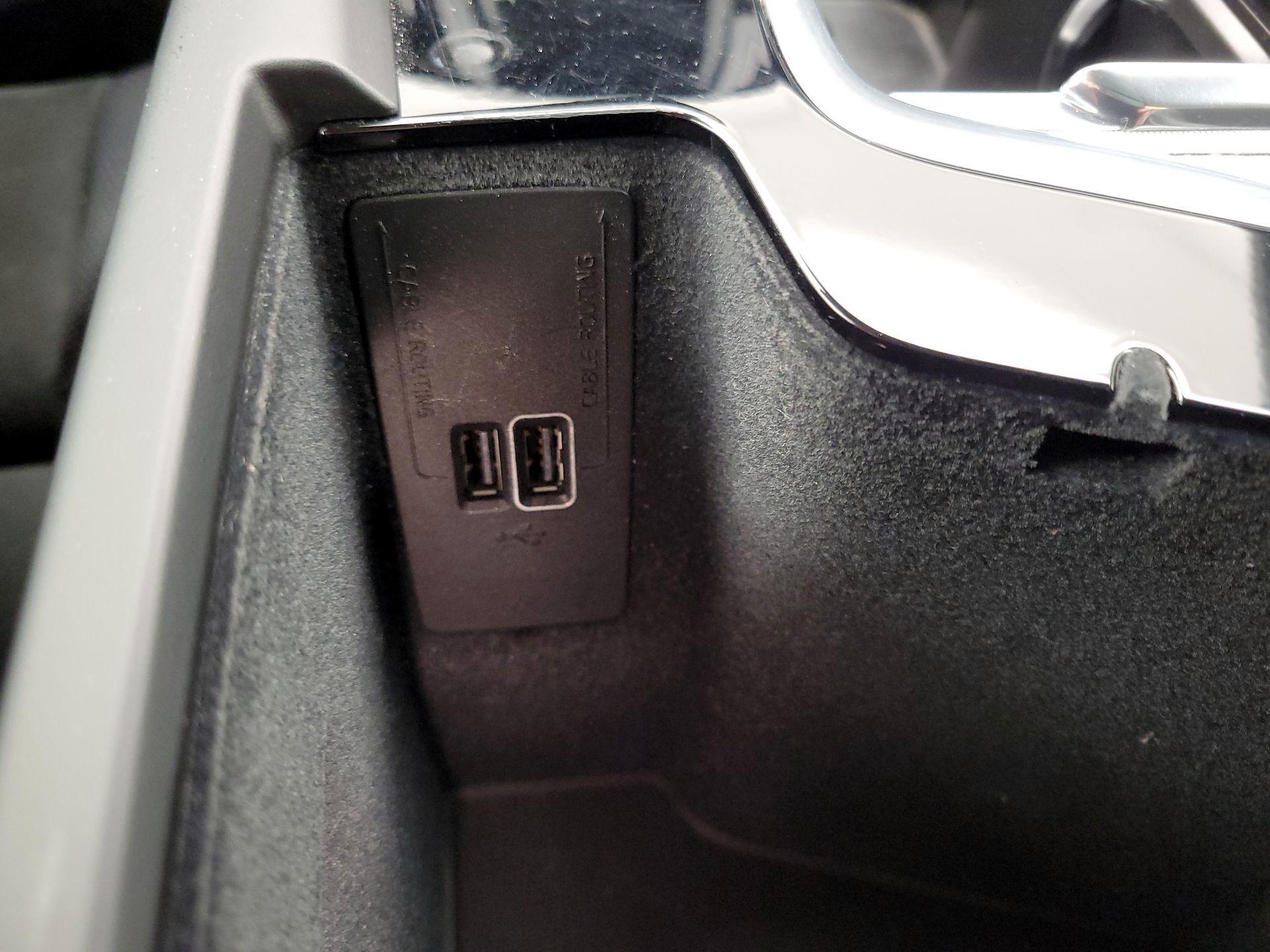 Thumbnail: 2019 Volvo XC60 - 19