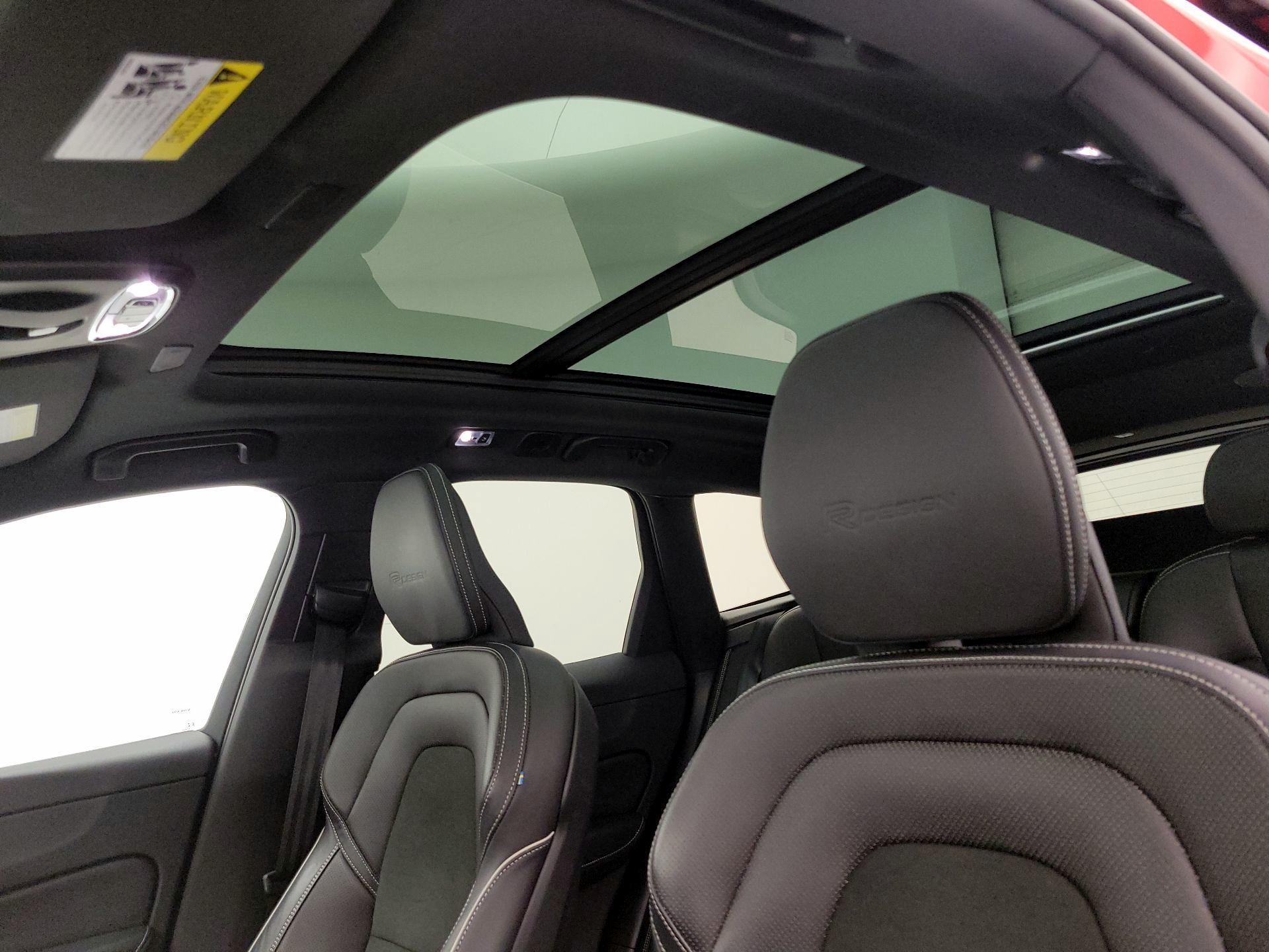 Thumbnail: 2019 Volvo XC60 - 20