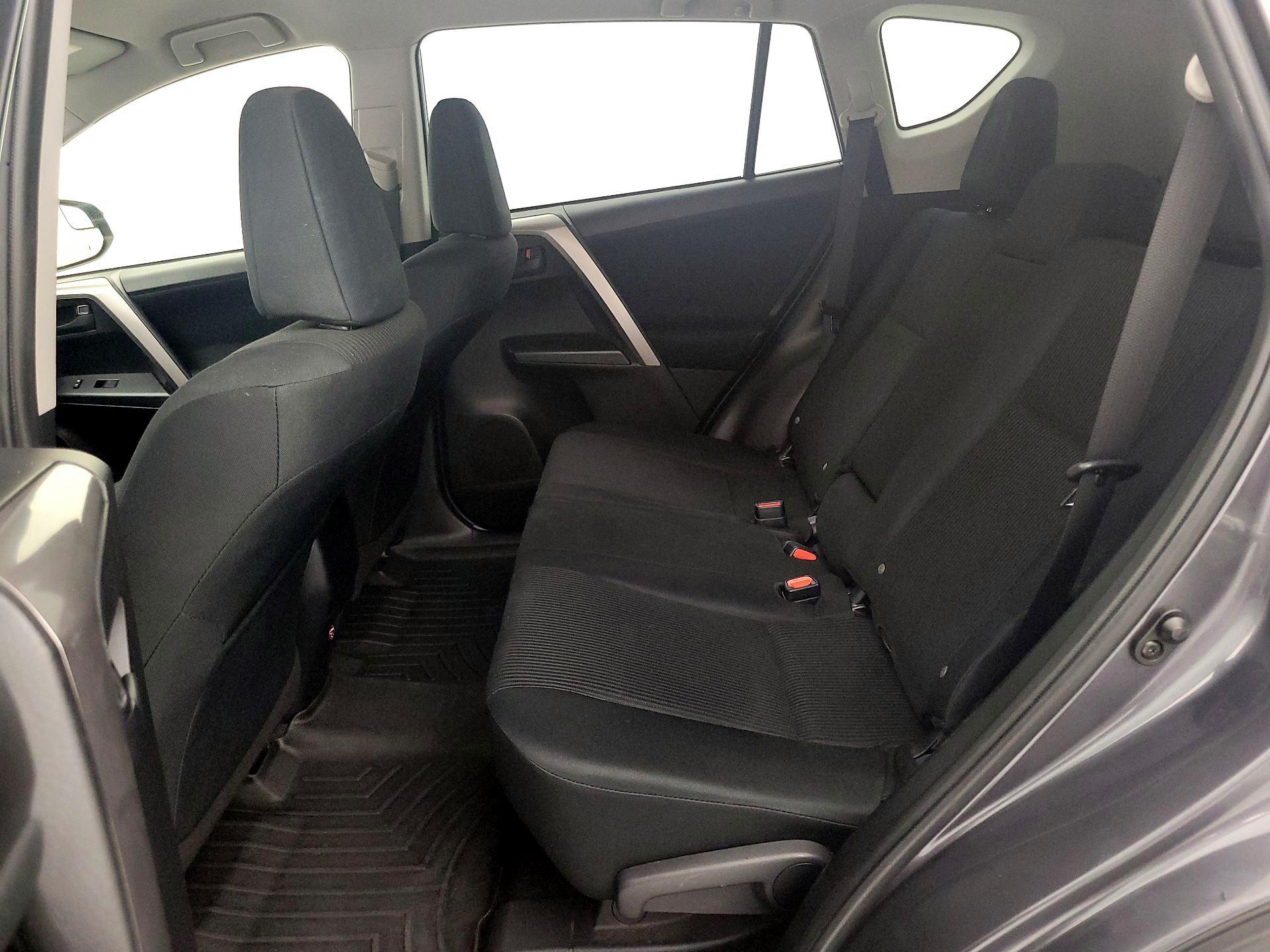 Thumbnail: 2018 Toyota RAV4 - 19