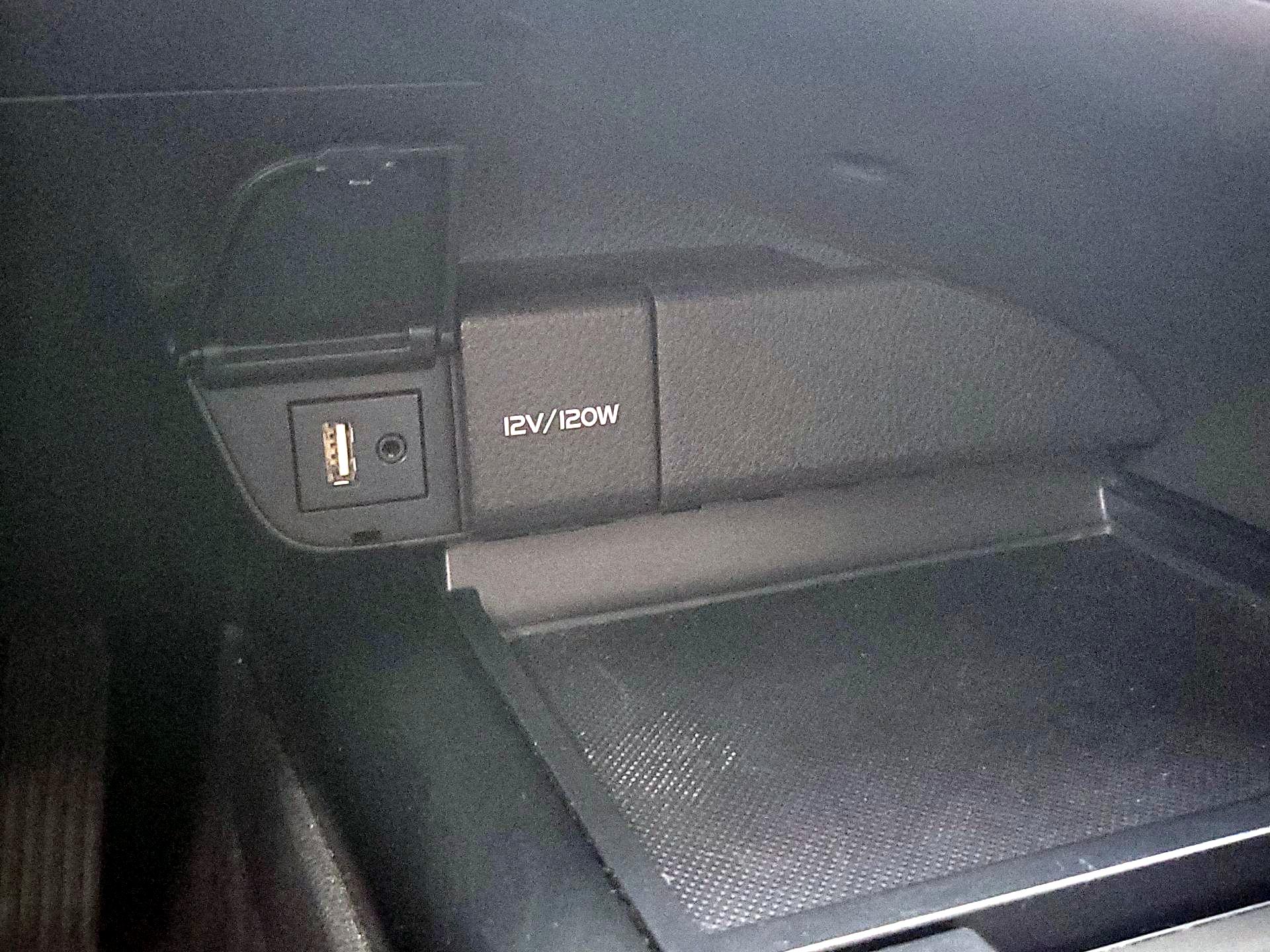 Thumbnail: 2018 Toyota Camry - 18