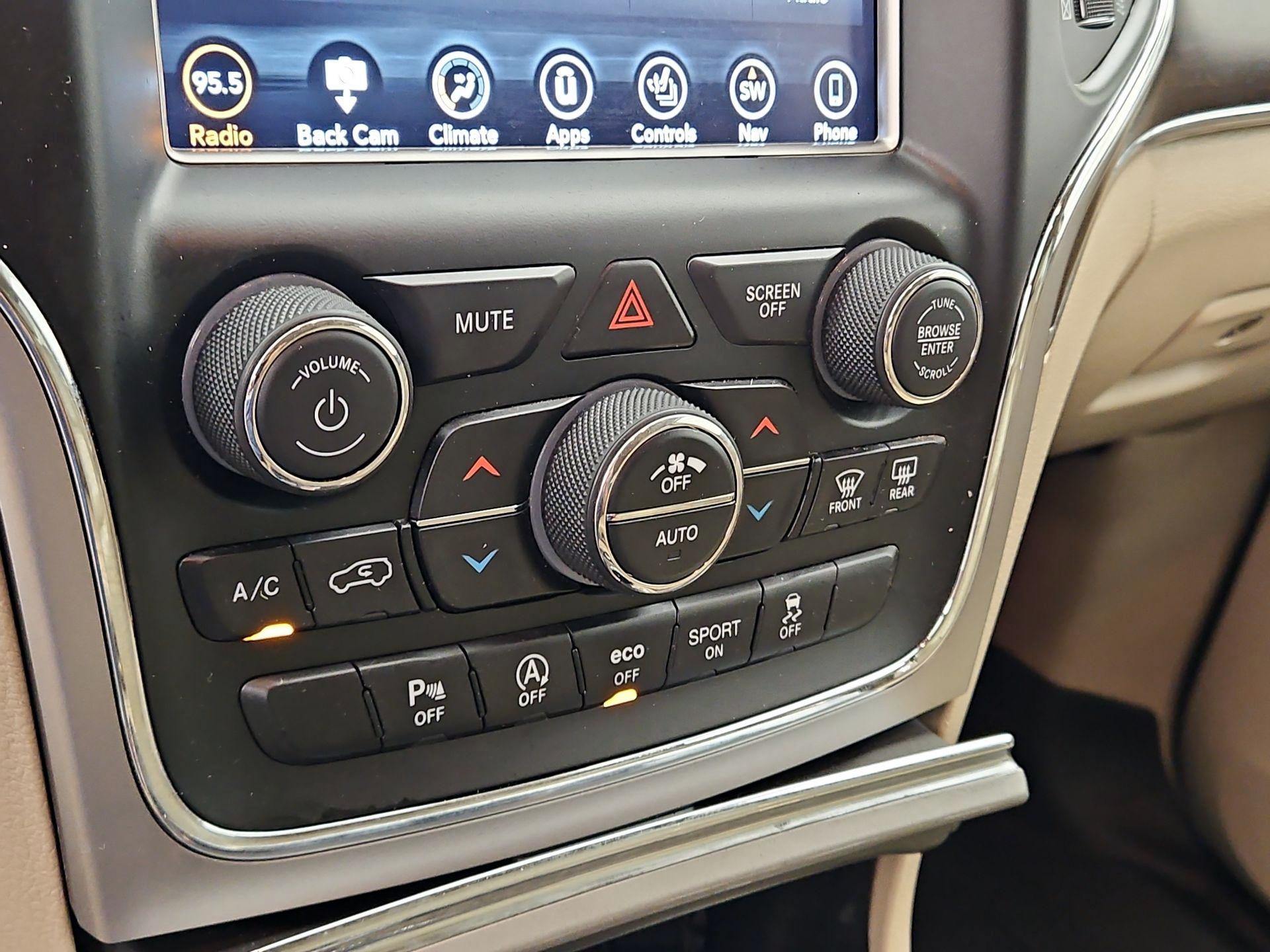 Thumbnail: 2018 Jeep Grand Cherokee - 17