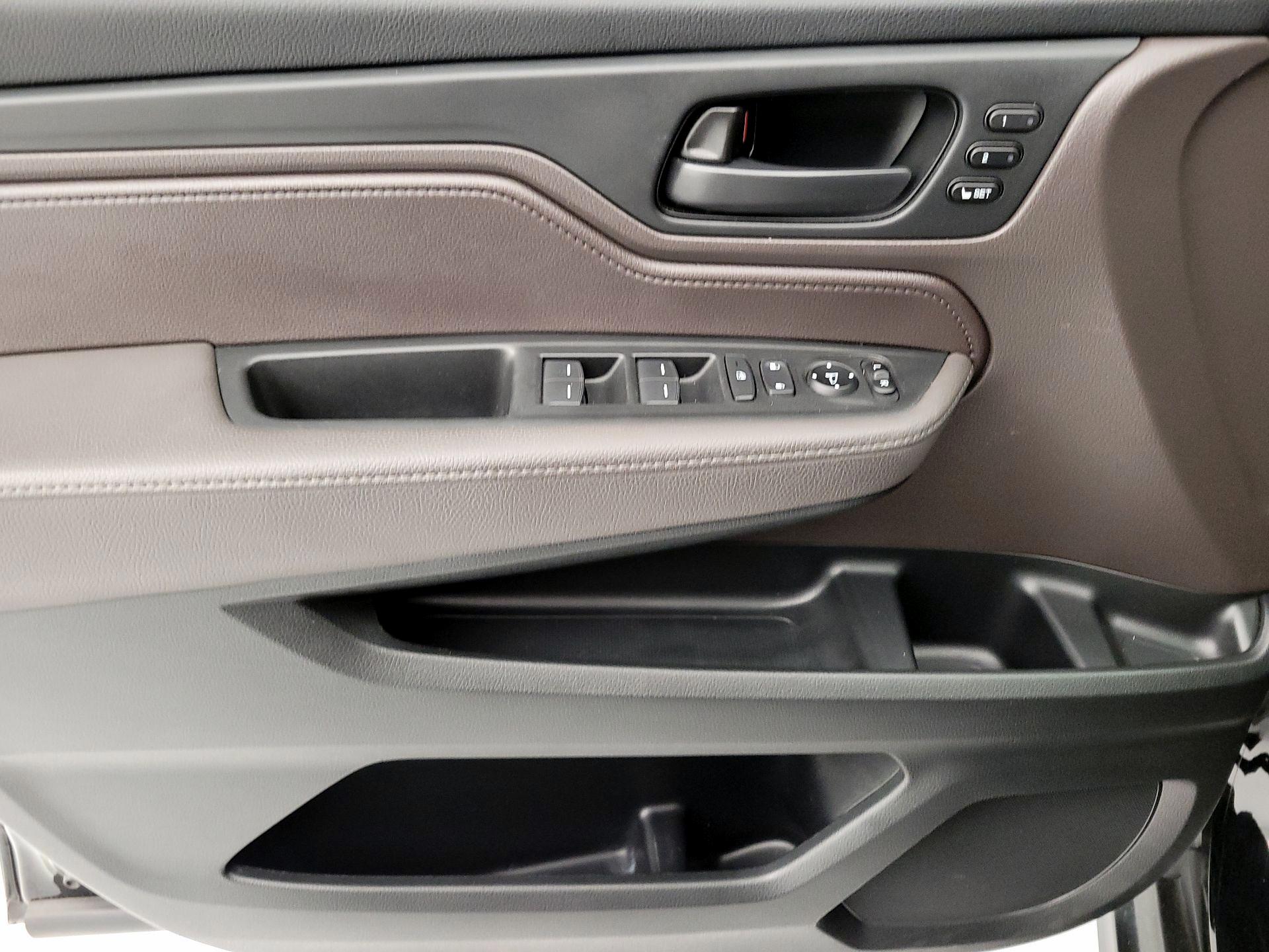 Thumbnail: 2018 Honda Odyssey - 12