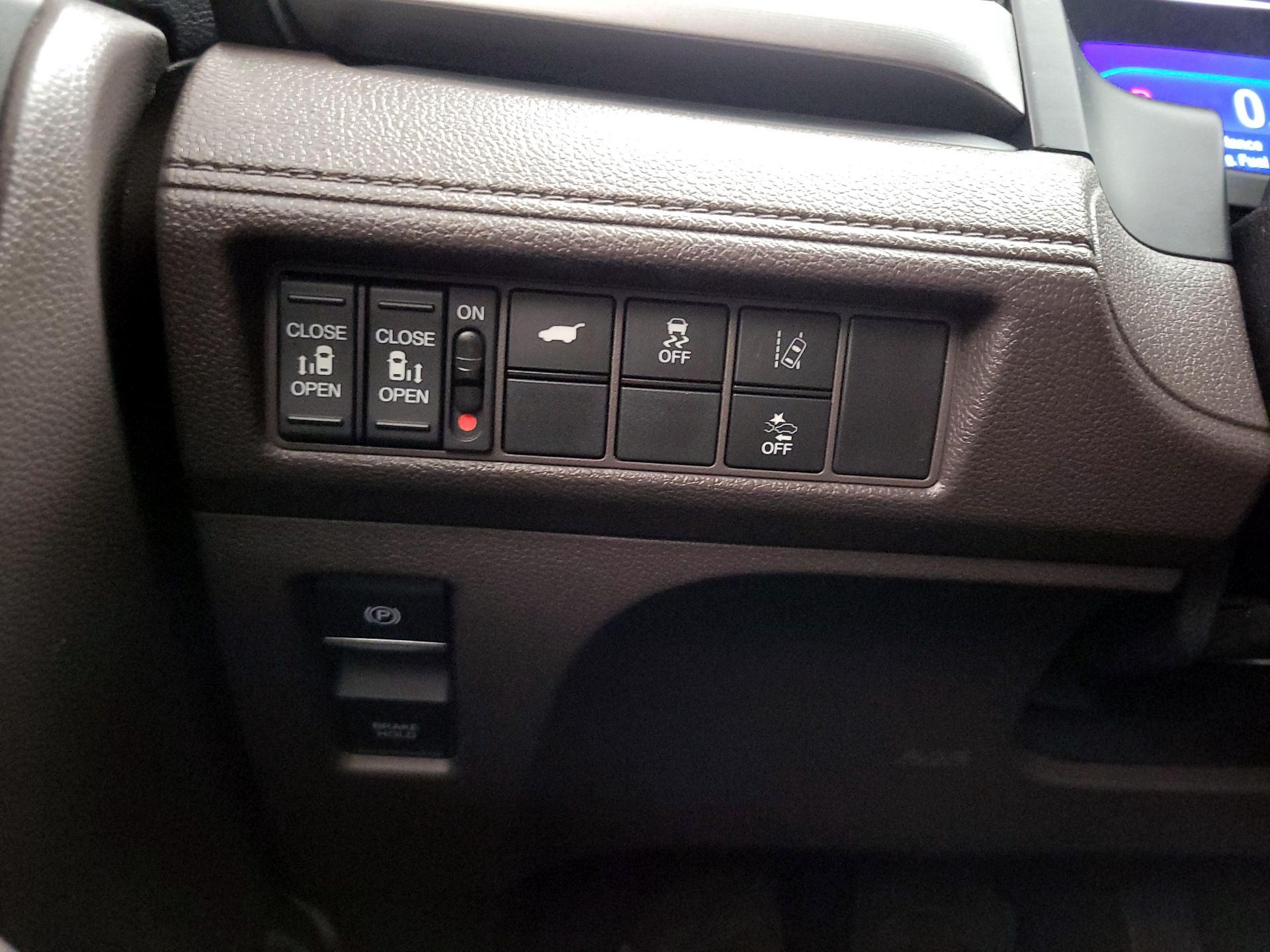 Thumbnail: 2018 Honda Odyssey - 13