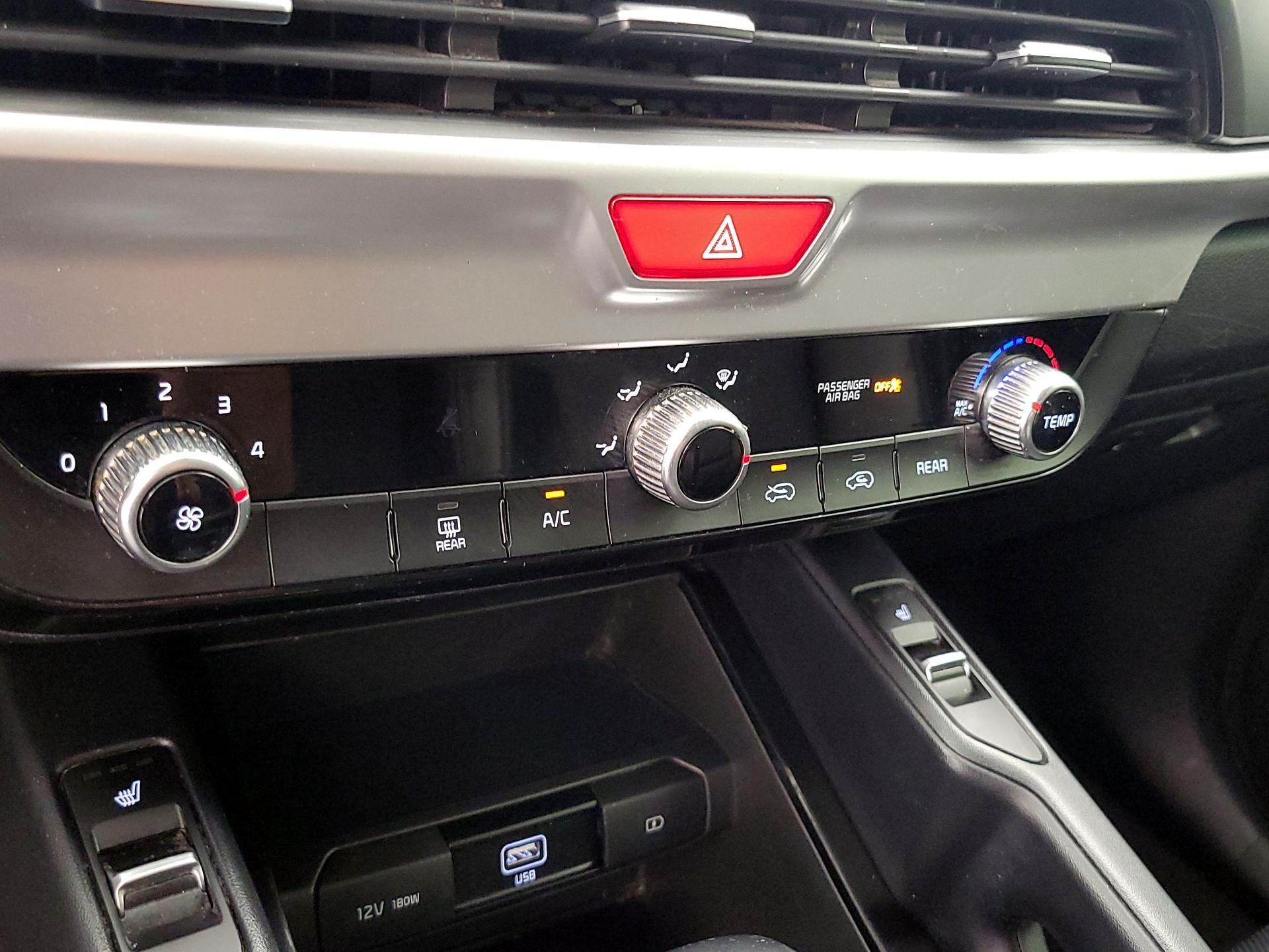 Thumbnail: 2020 Kia Telluride - 16