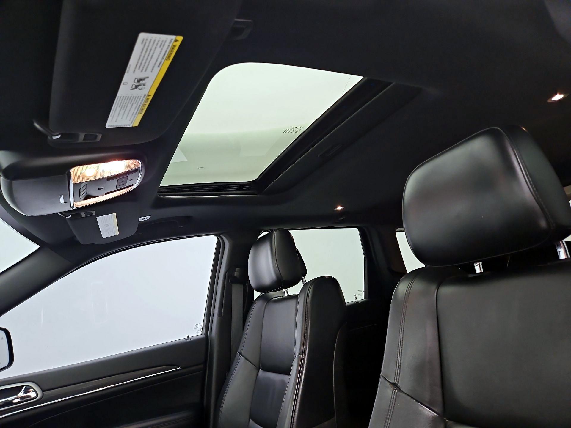 Thumbnail: 2019 Jeep Grand Cherokee - 20