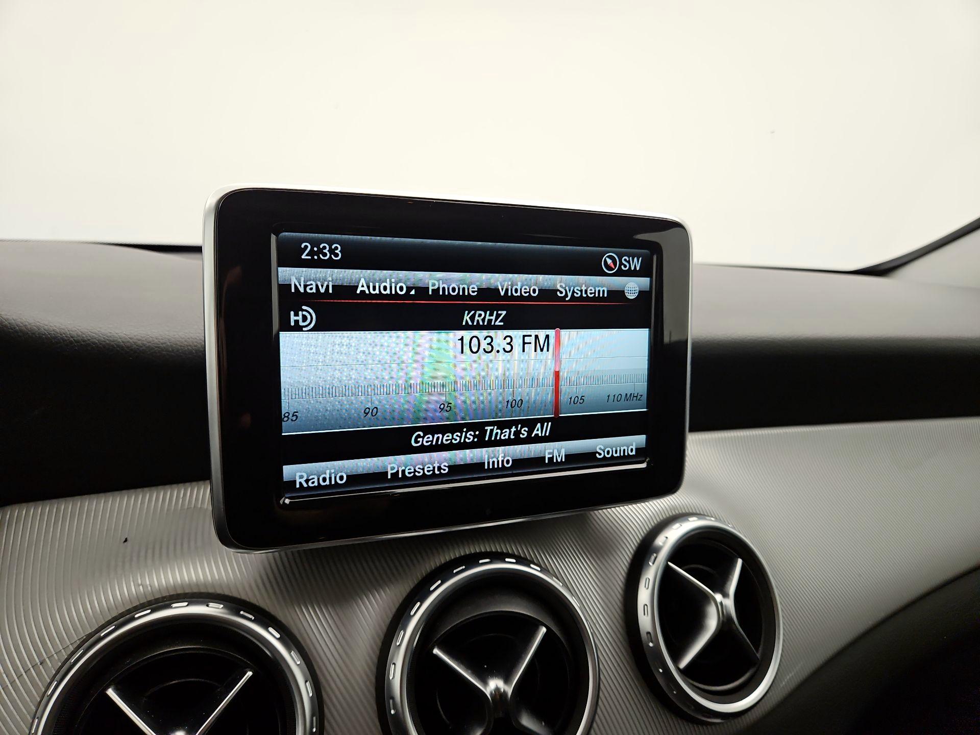Thumbnail: 2015 Mercedes-Benz GLA - 16