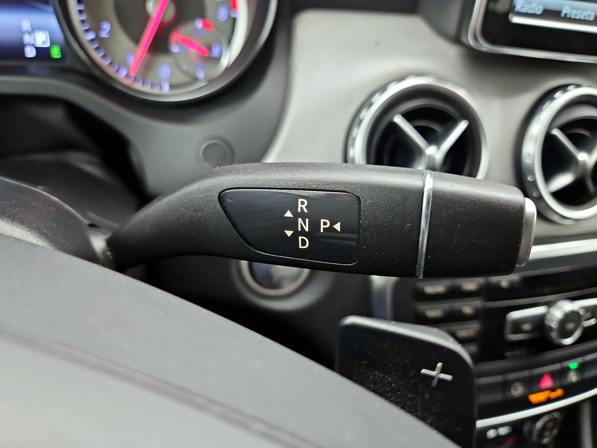 Thumbnail: 2015 Mercedes-Benz GLA - 18