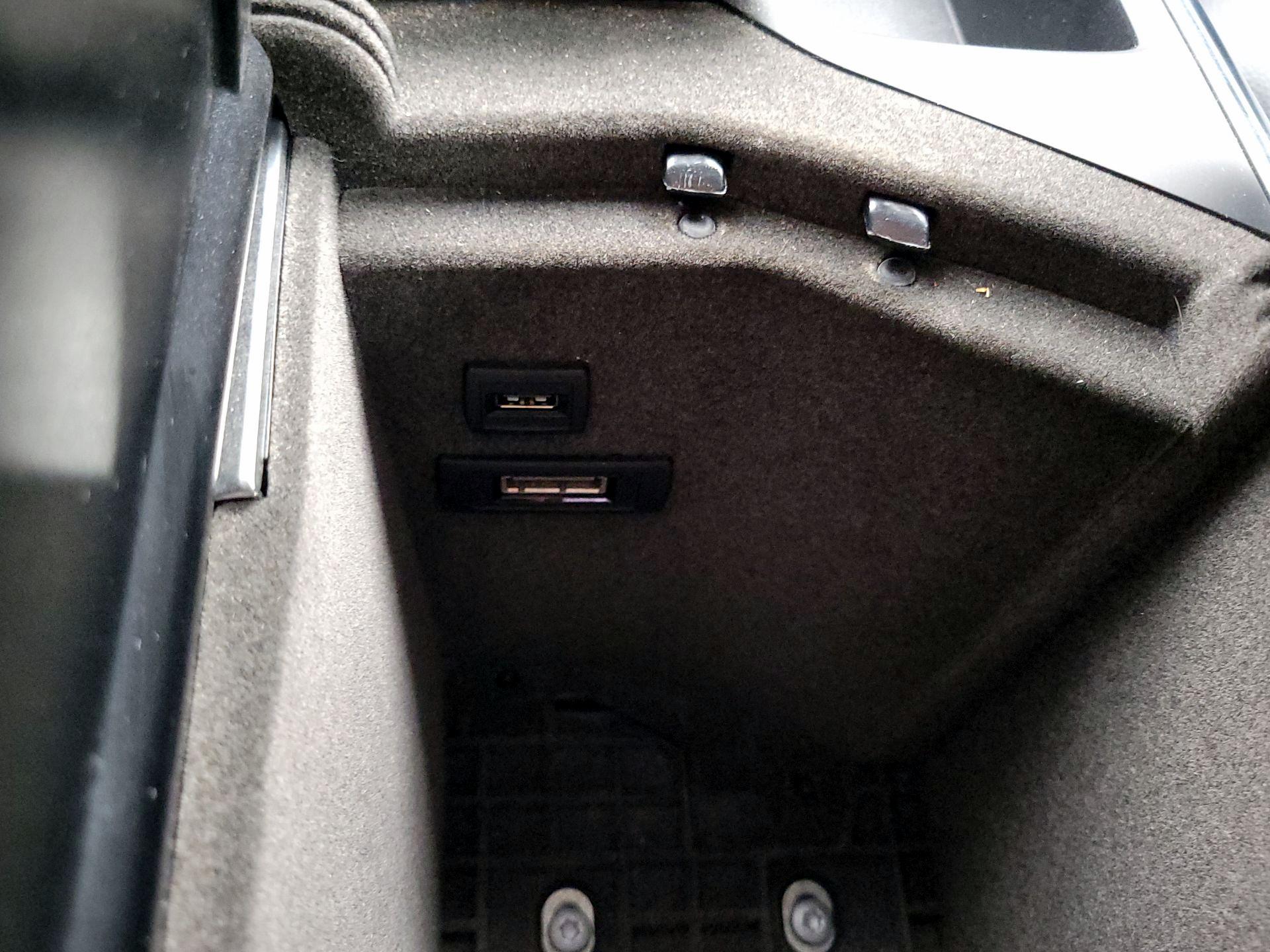 Thumbnail: 2015 Mercedes-Benz M-Class - 19