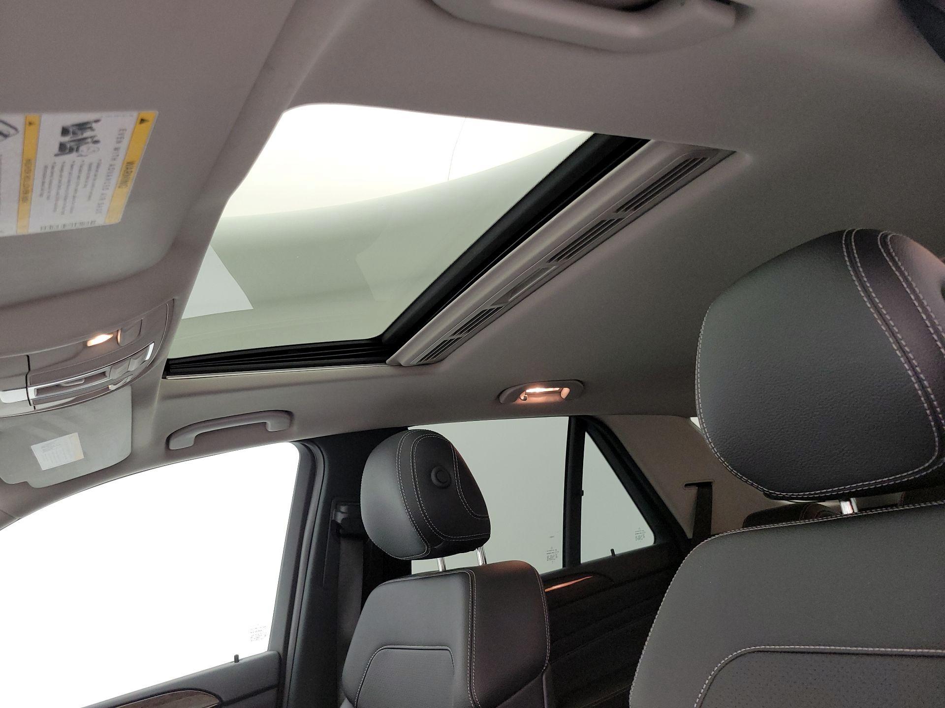 Thumbnail: 2015 Mercedes-Benz M-Class - 20