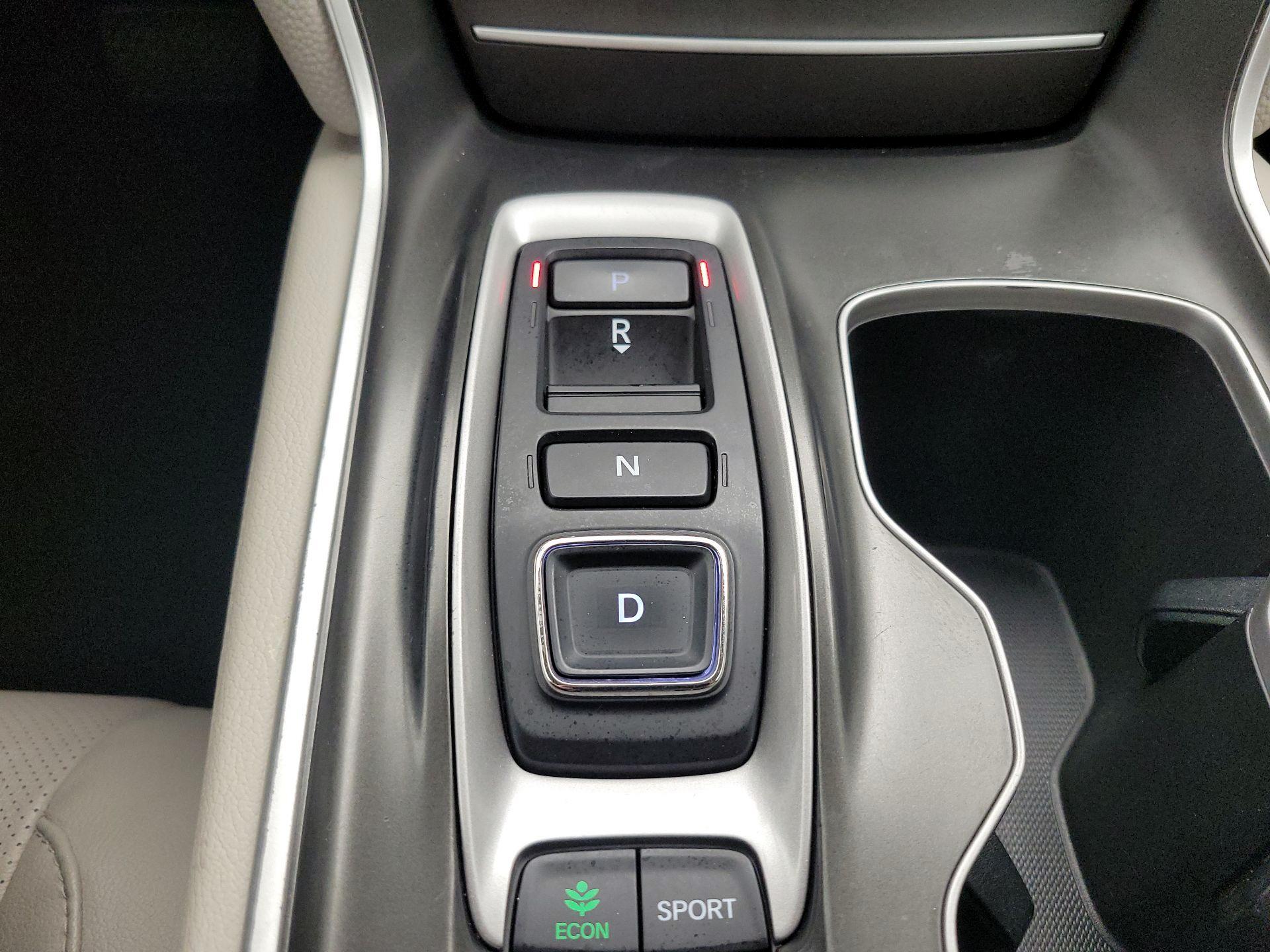 Thumbnail: 2018 Honda Accord - 18