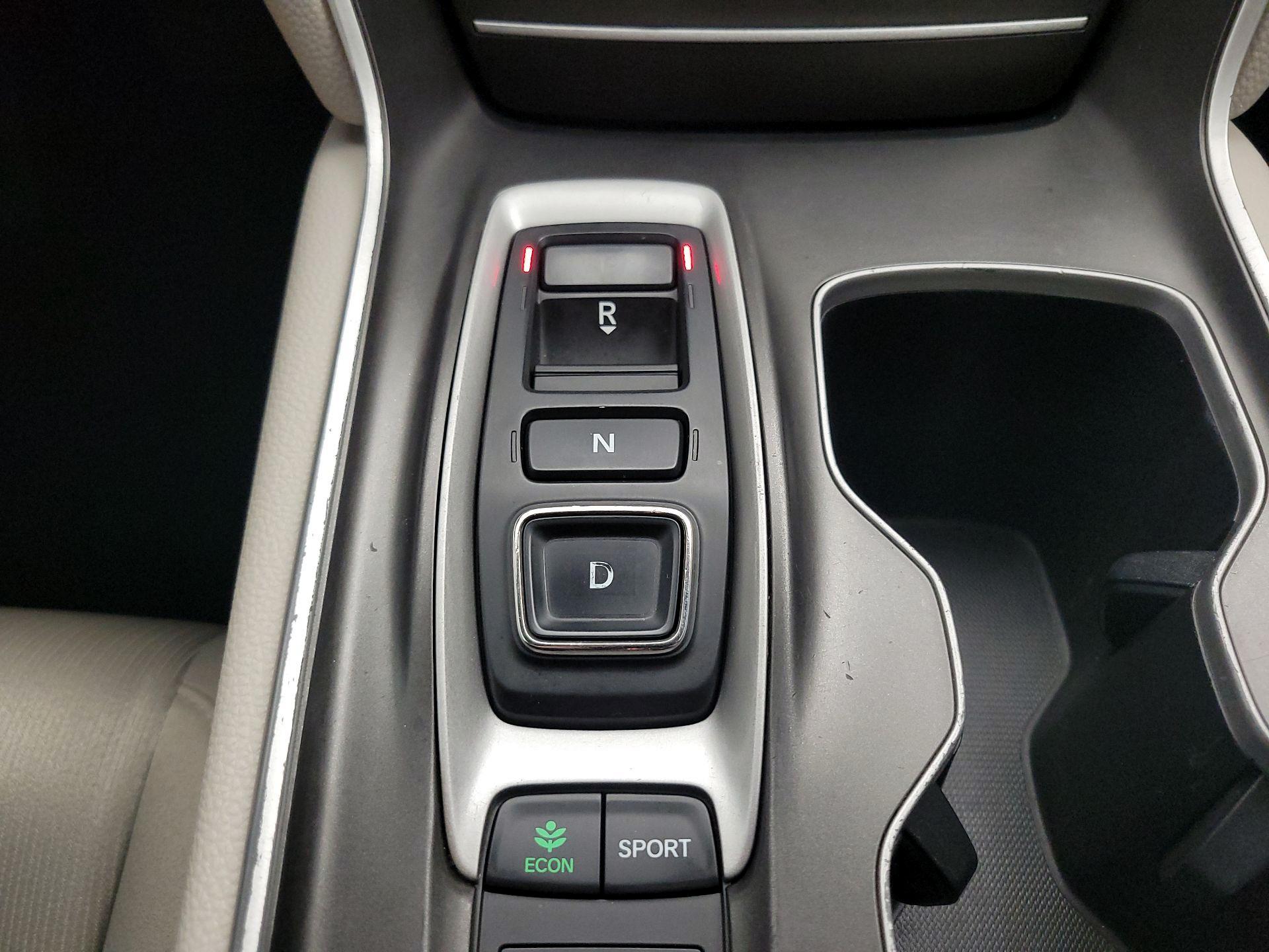 Thumbnail: 2019 Honda Accord - 17