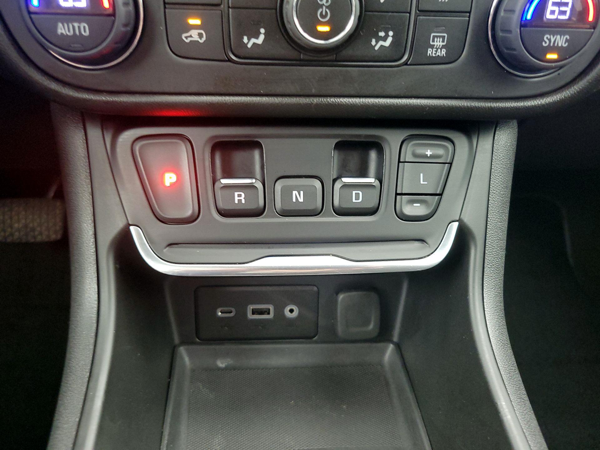 Thumbnail: 2020 GMC Terrain - 17