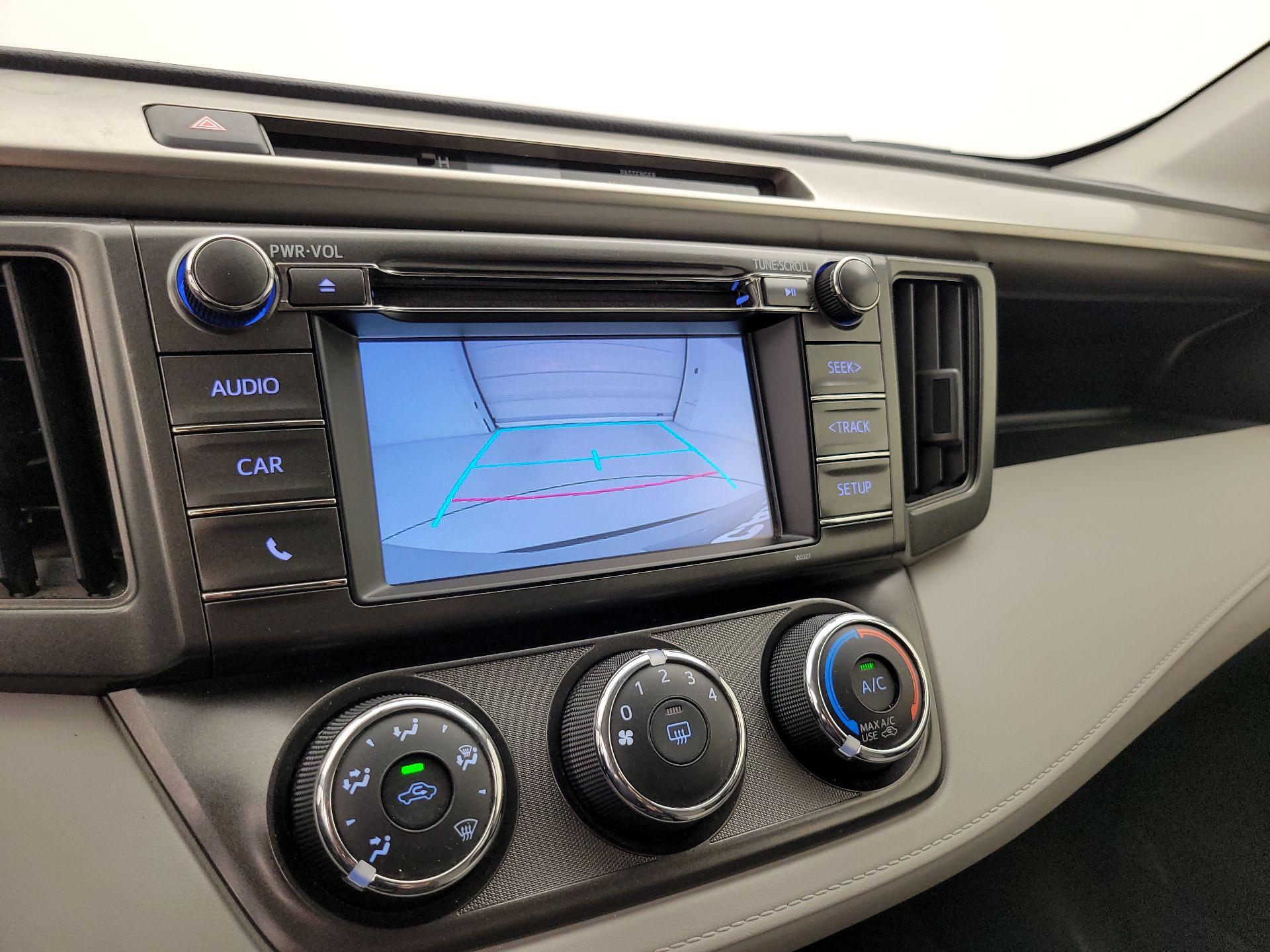 Thumbnail: 2015 Toyota RAV4 - 14