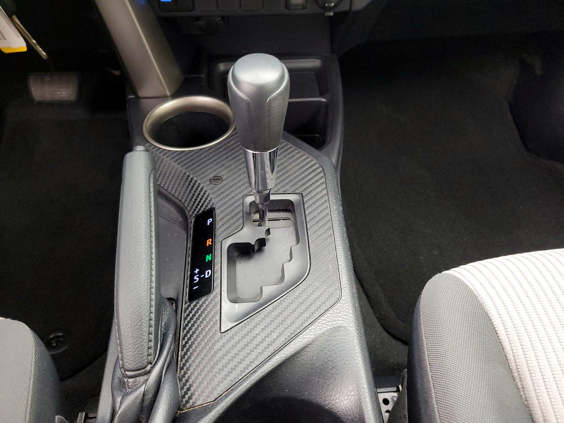 Thumbnail: 2015 Toyota RAV4 - 17