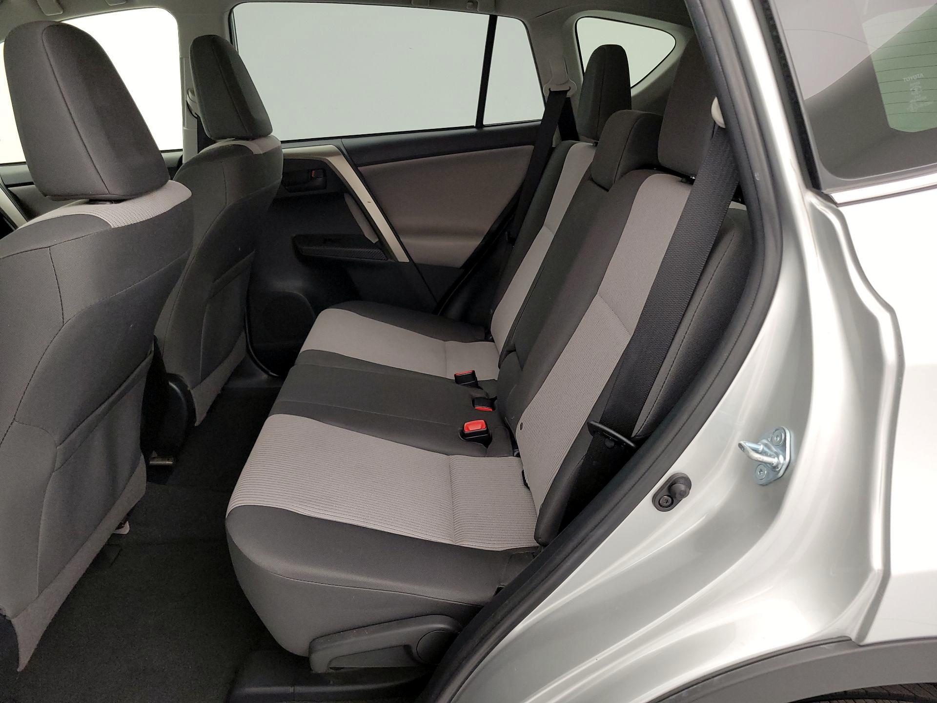 Thumbnail: 2015 Toyota RAV4 - 19