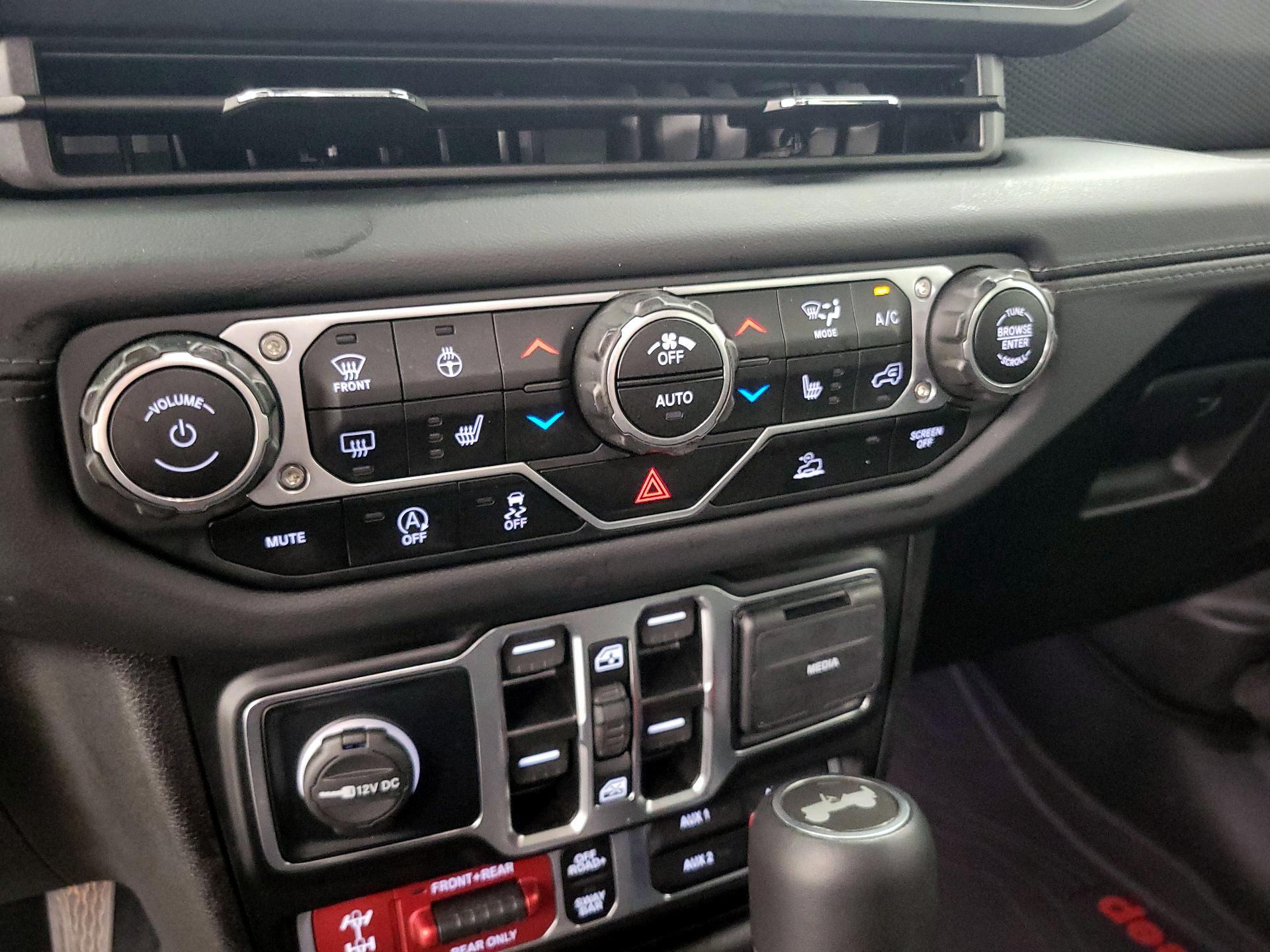 Thumbnail: 2024 Jeep Wrangler - 17