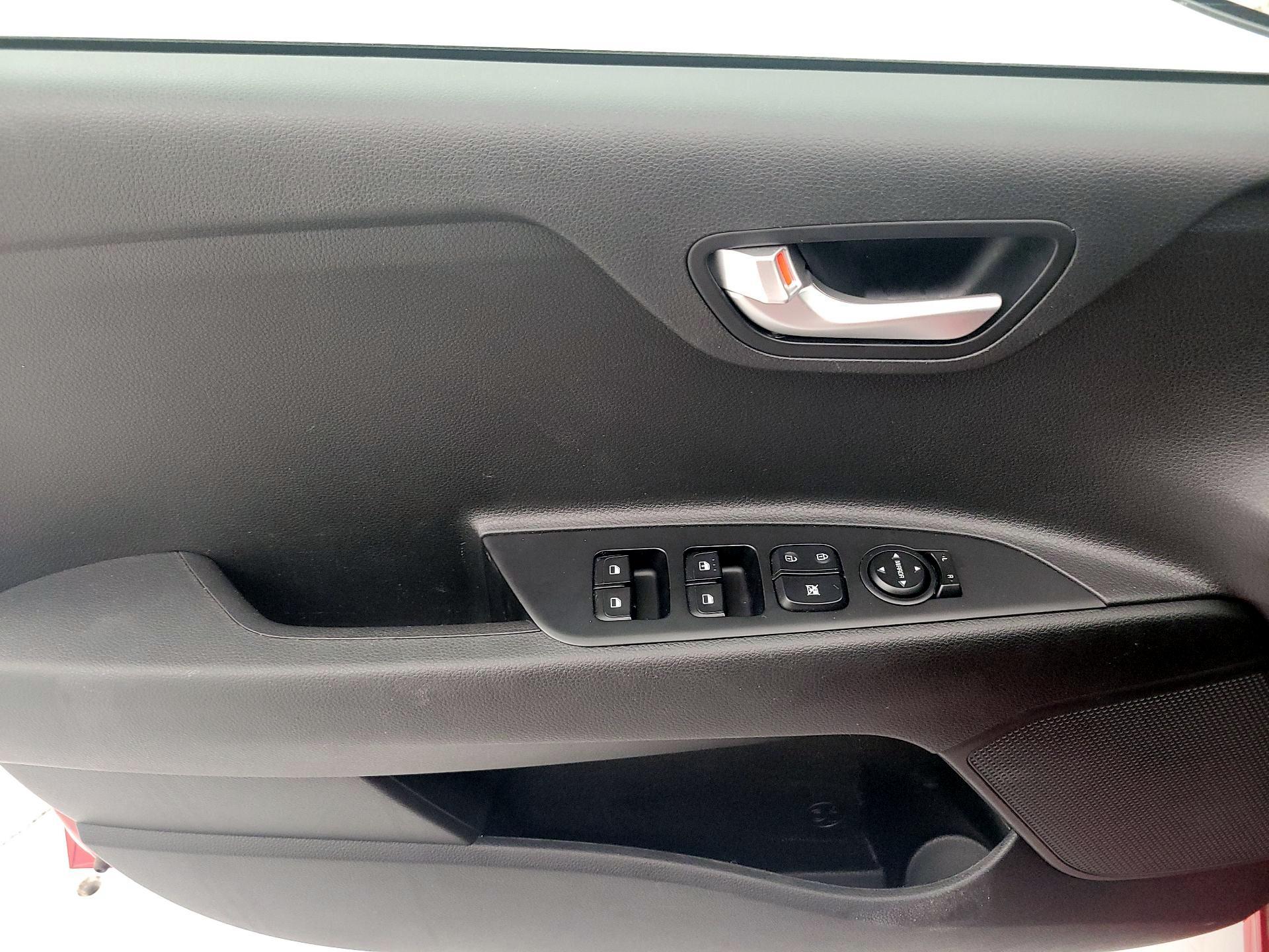 Thumbnail: 2023 Kia Rio - 12