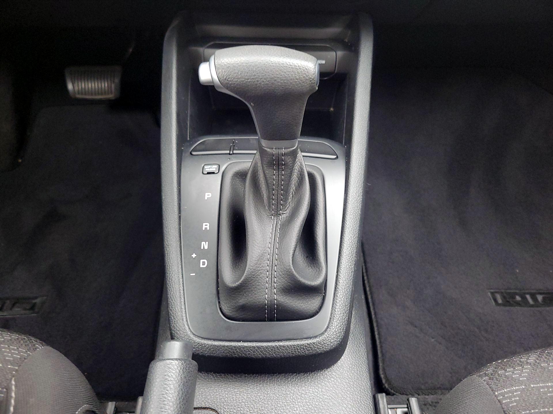 Thumbnail: 2023 Kia Rio - 17