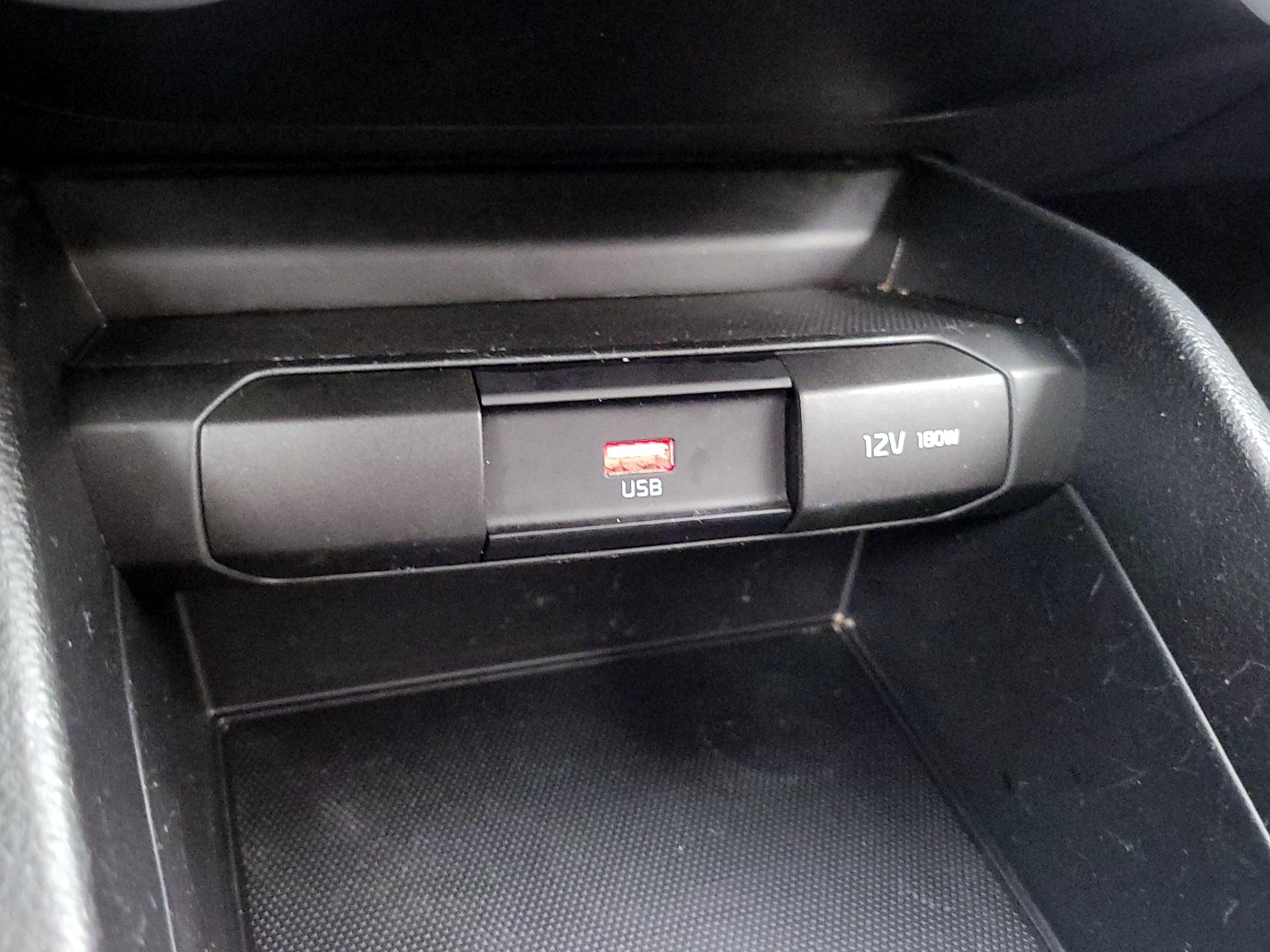 Thumbnail: 2023 Kia Rio - 18