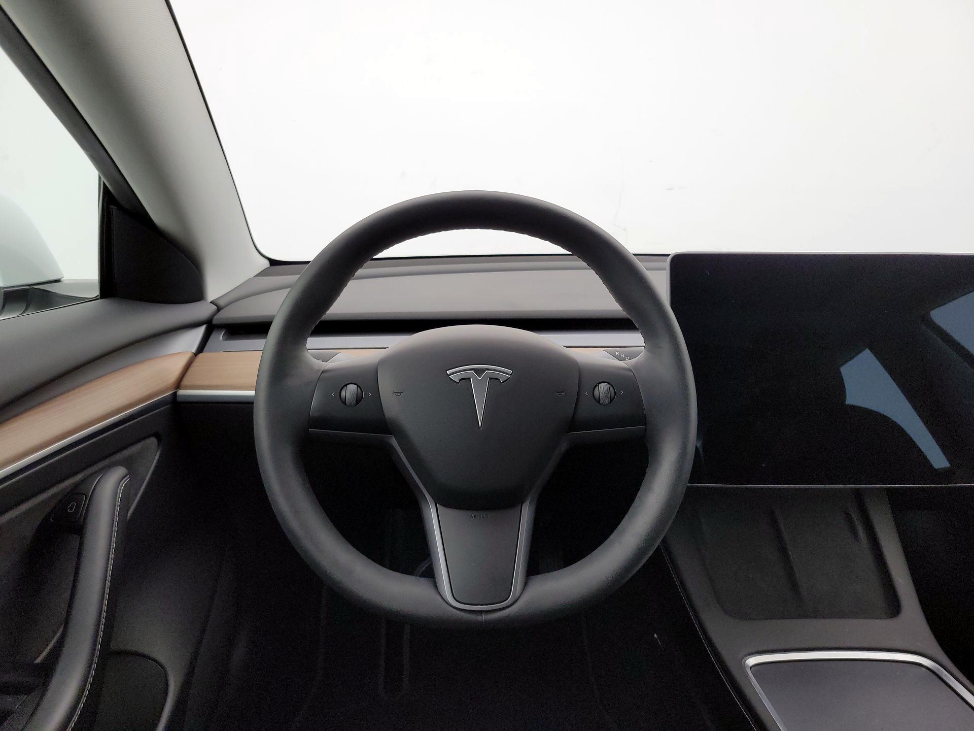 Thumbnail: 2021 Tesla Model 3 - 10