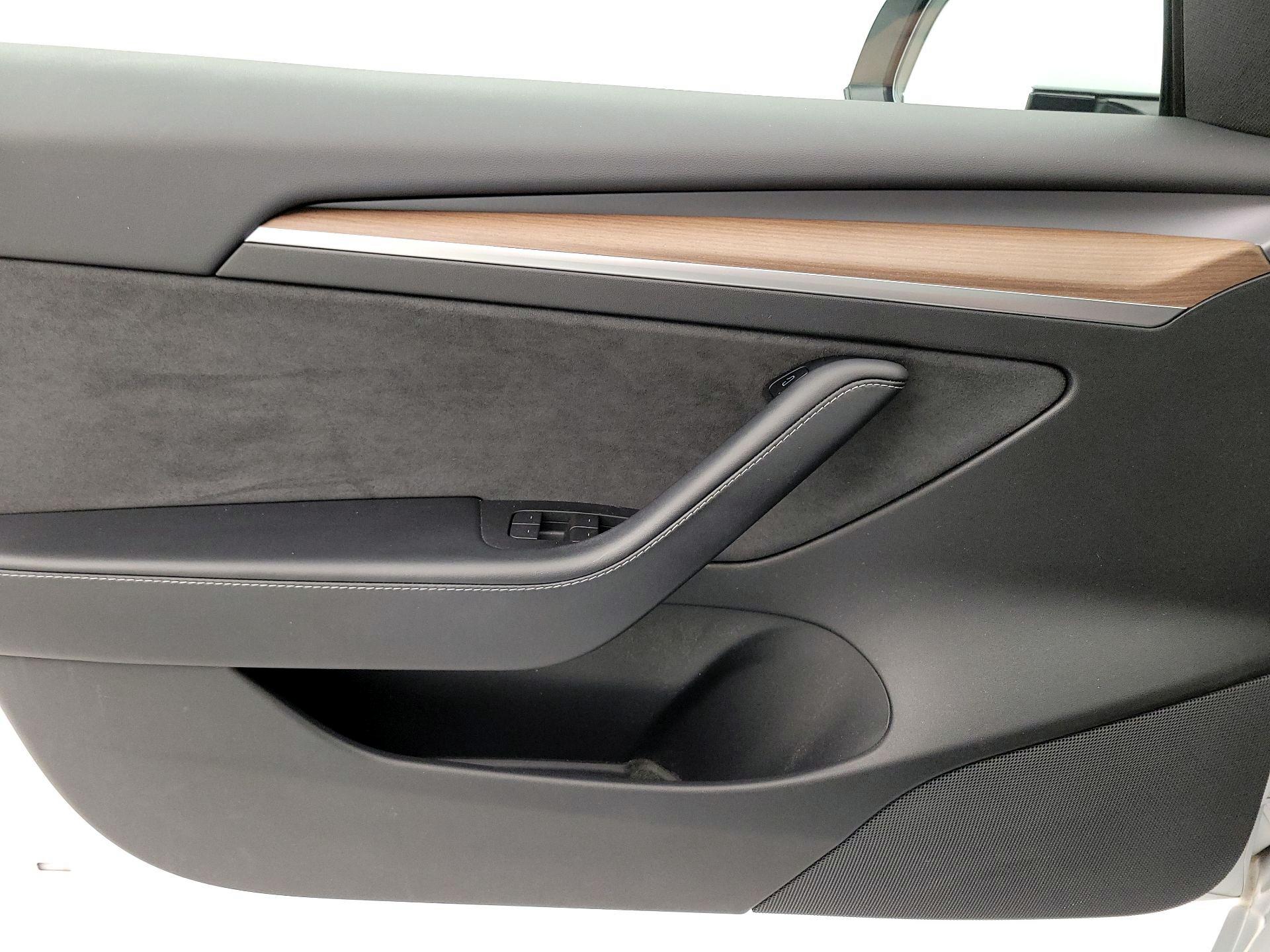 Thumbnail: 2021 Tesla Model 3 - 12