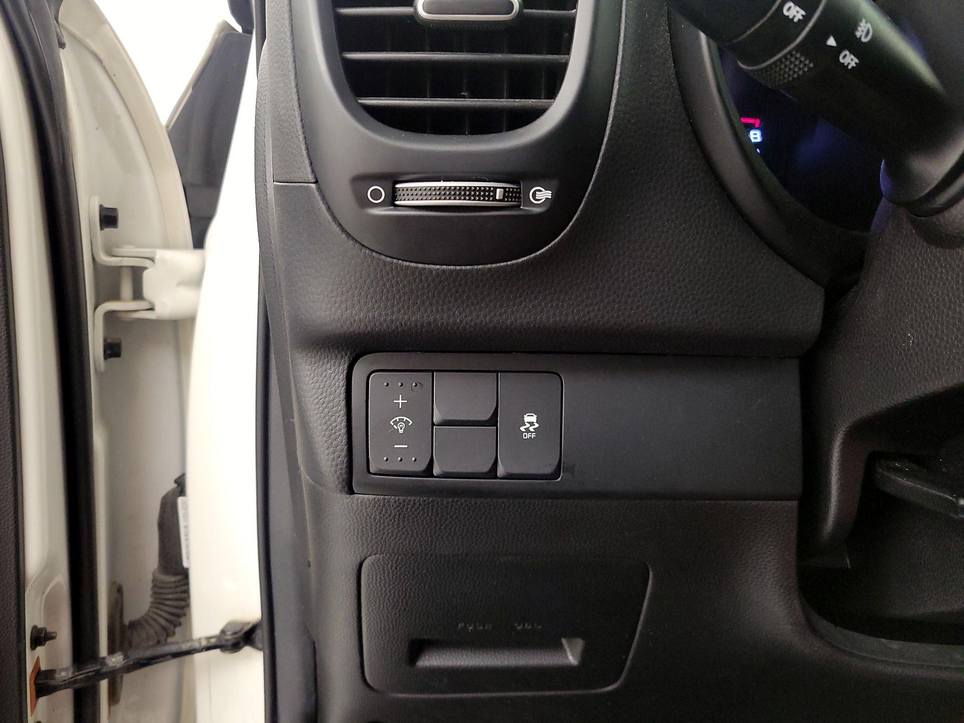 Thumbnail: 2018 Kia Soul - 13