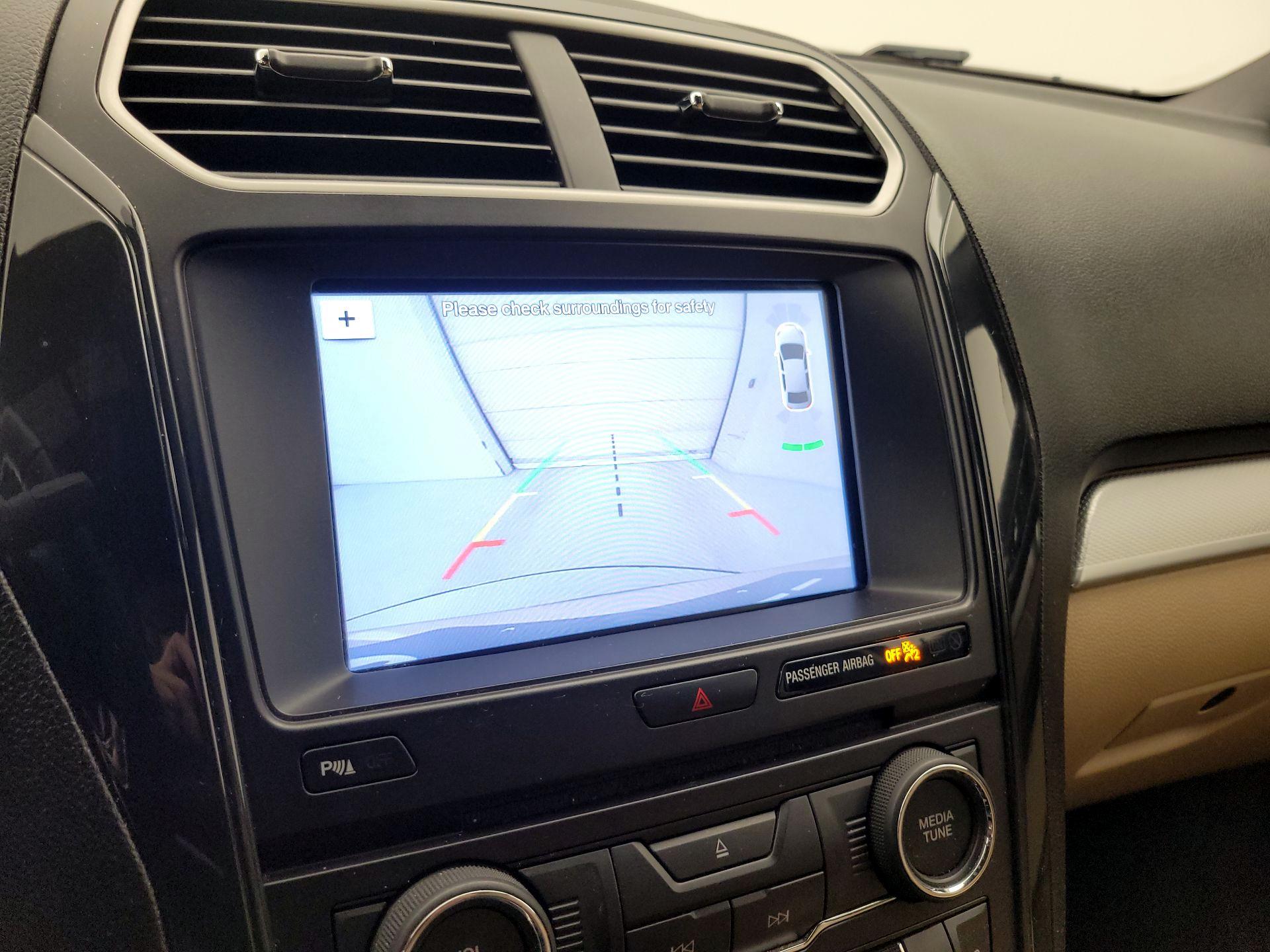 Thumbnail: 2017 Ford Explorer - 15