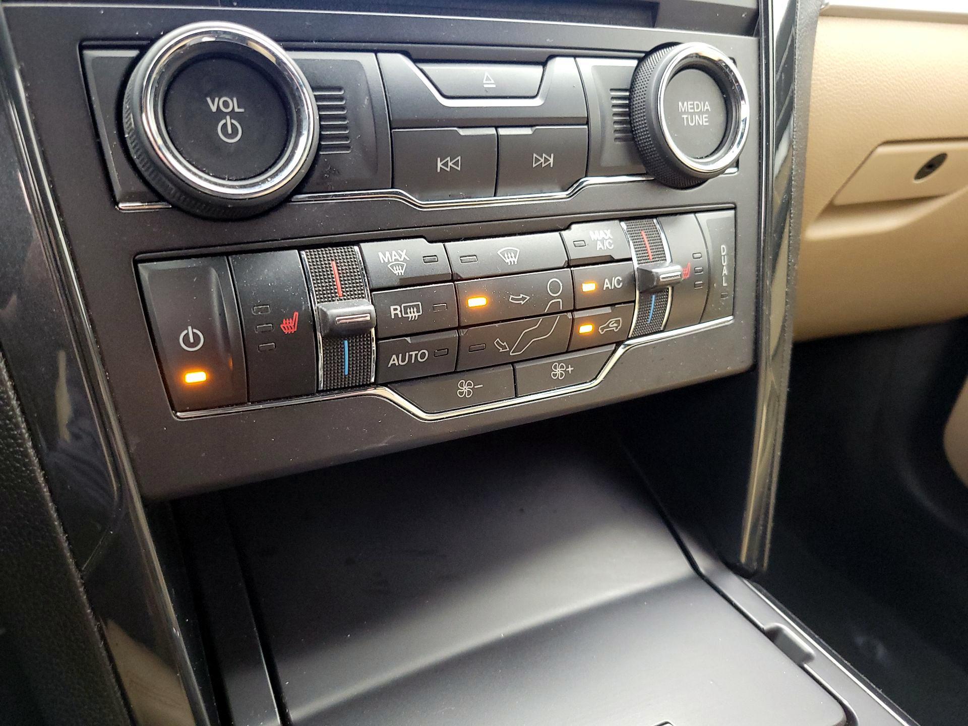 Thumbnail: 2017 Ford Explorer - 17