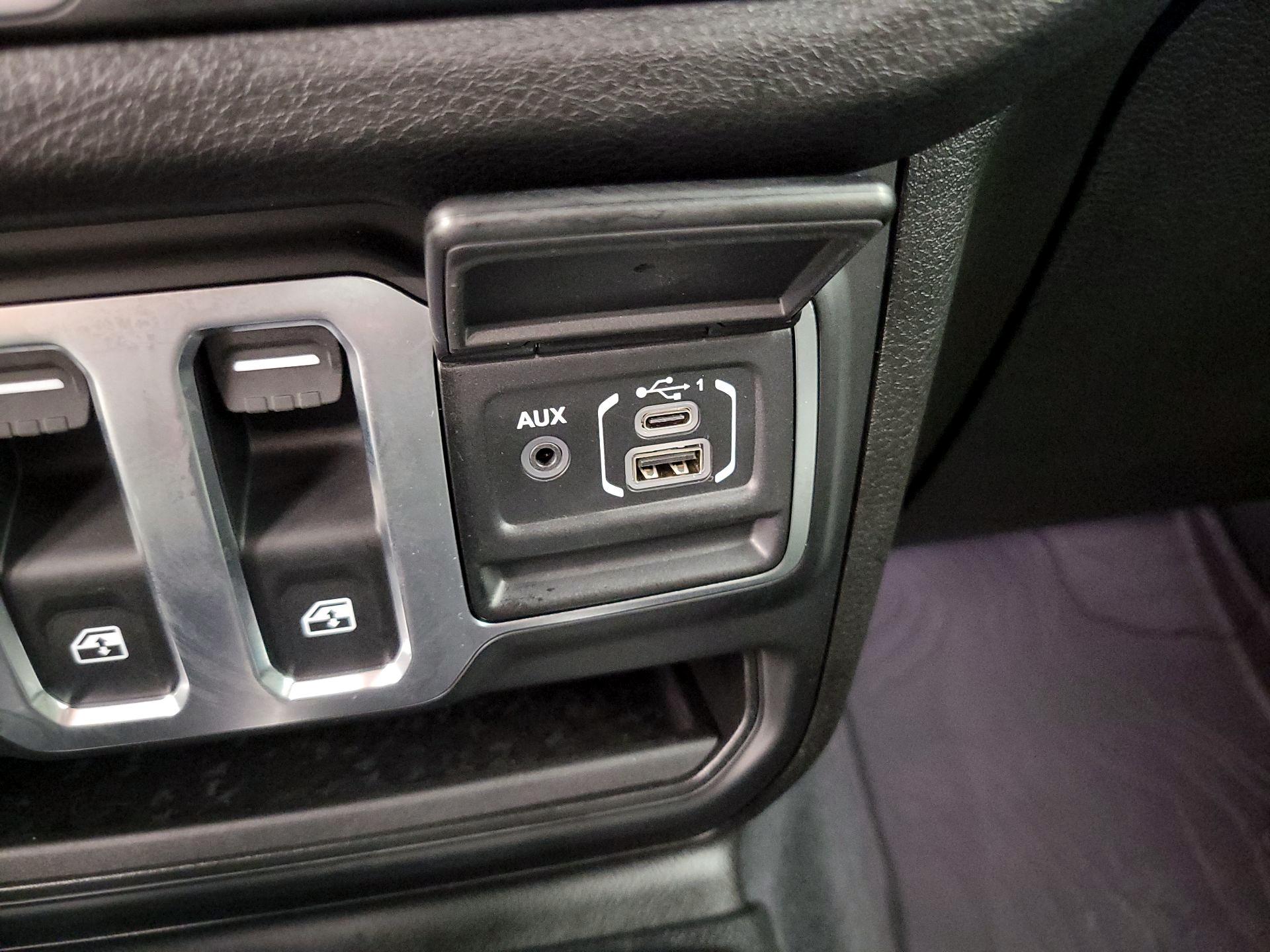 Thumbnail: 2025 Jeep Wrangler - 18