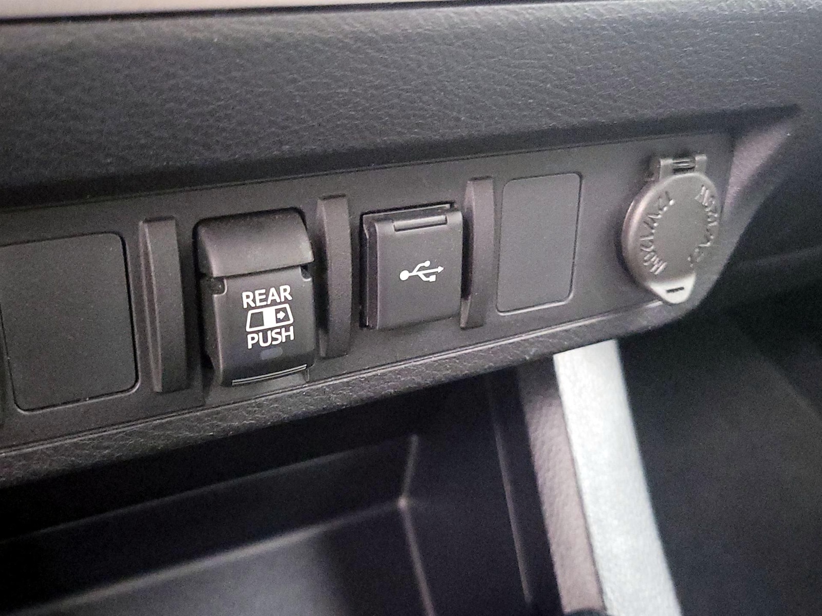 2020 Toyota Tacoma SR5 - Photo 19