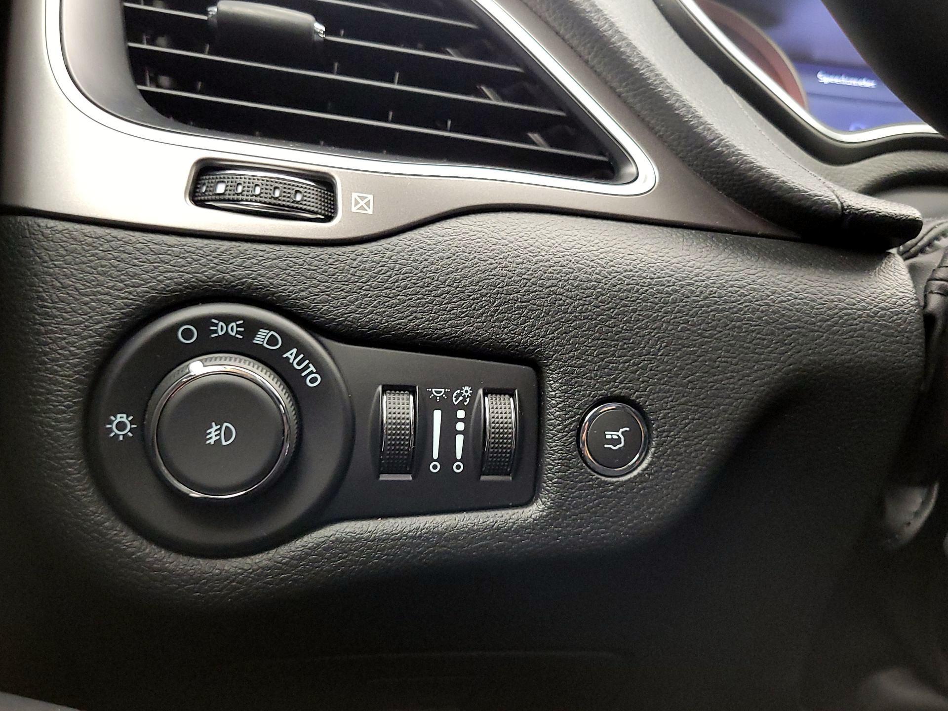 Thumbnail: 2022 Jeep Cherokee - 13