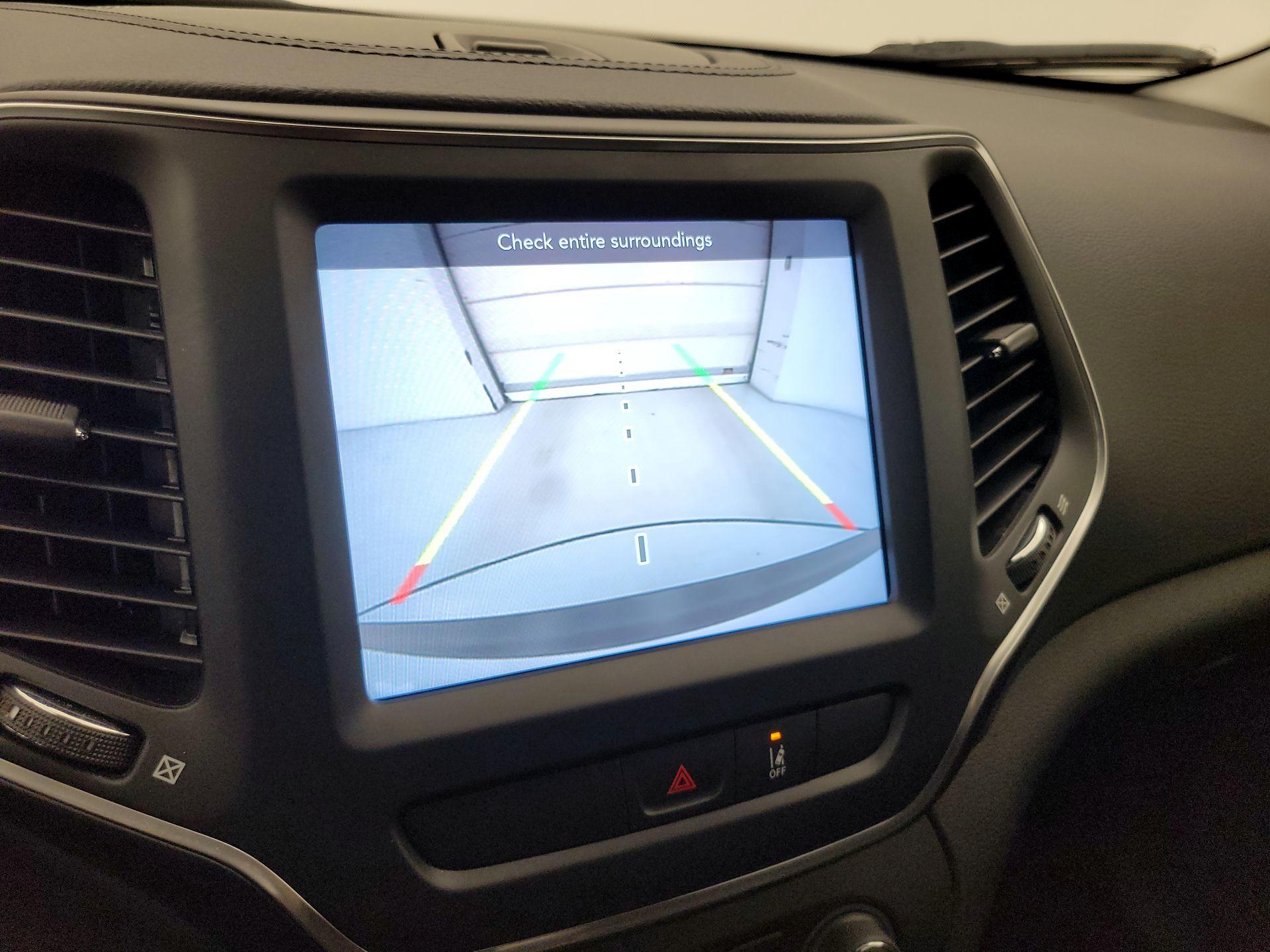 Thumbnail: 2022 Jeep Cherokee - 14