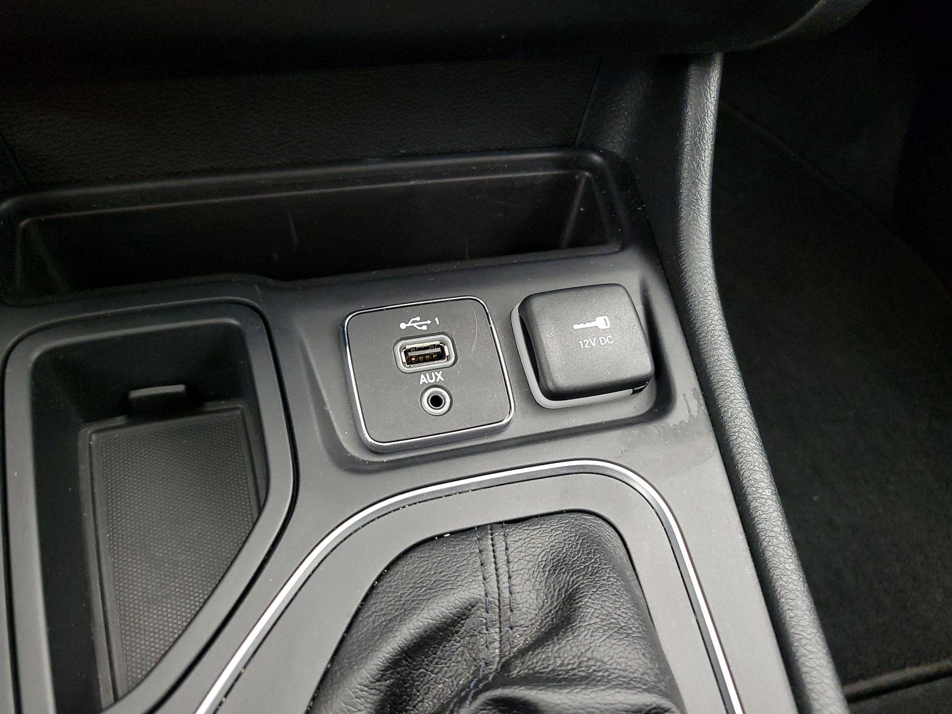 Thumbnail: 2022 Jeep Cherokee - 18