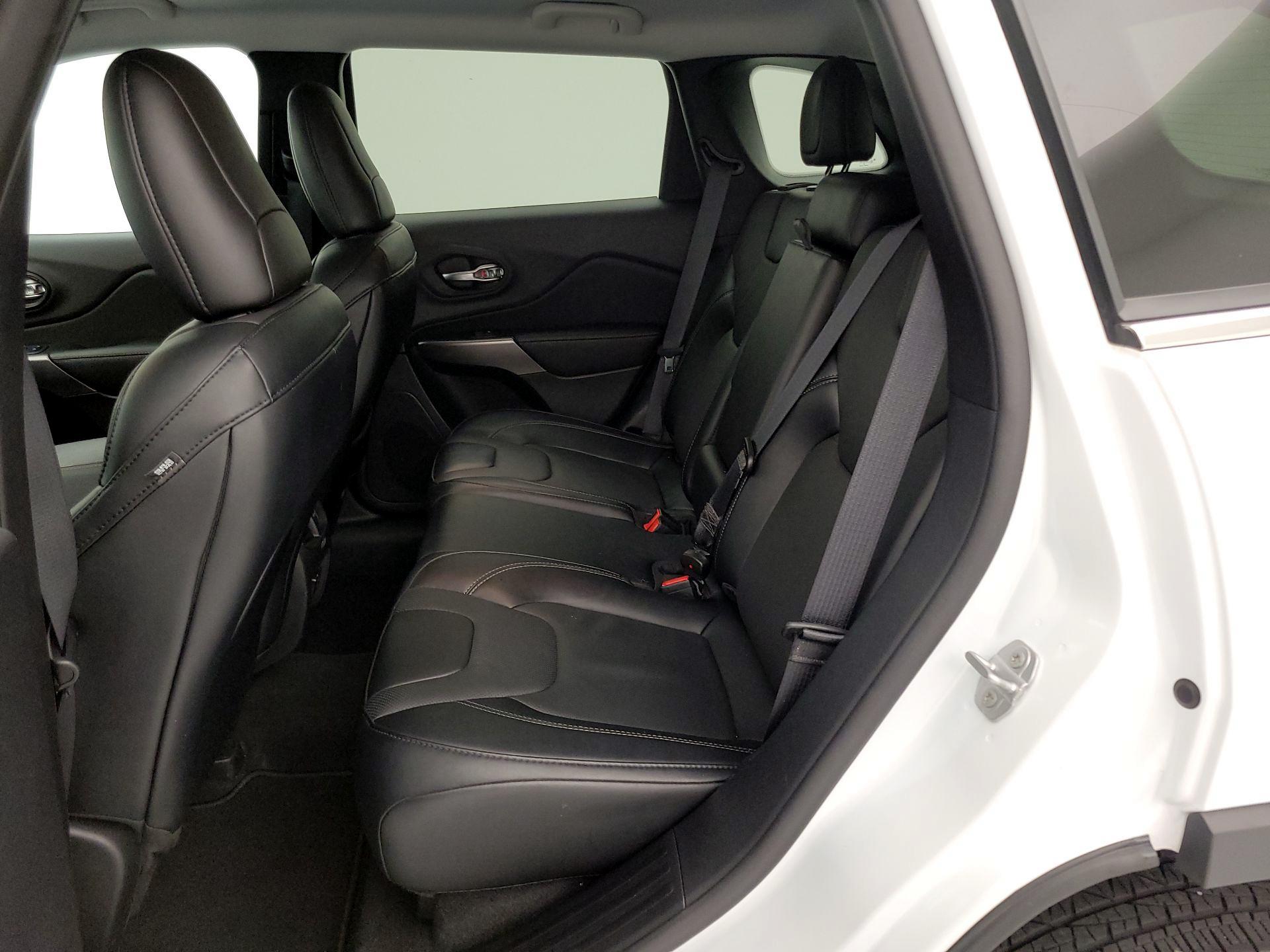 Thumbnail: 2022 Jeep Cherokee - 19